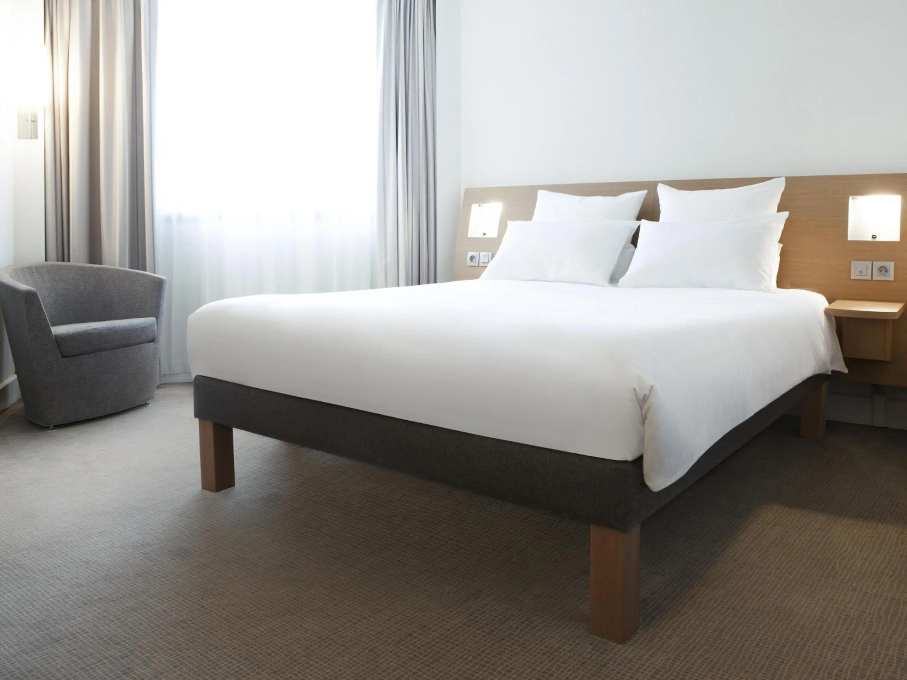 Bedroom, Bed in Novotel Metz Centre