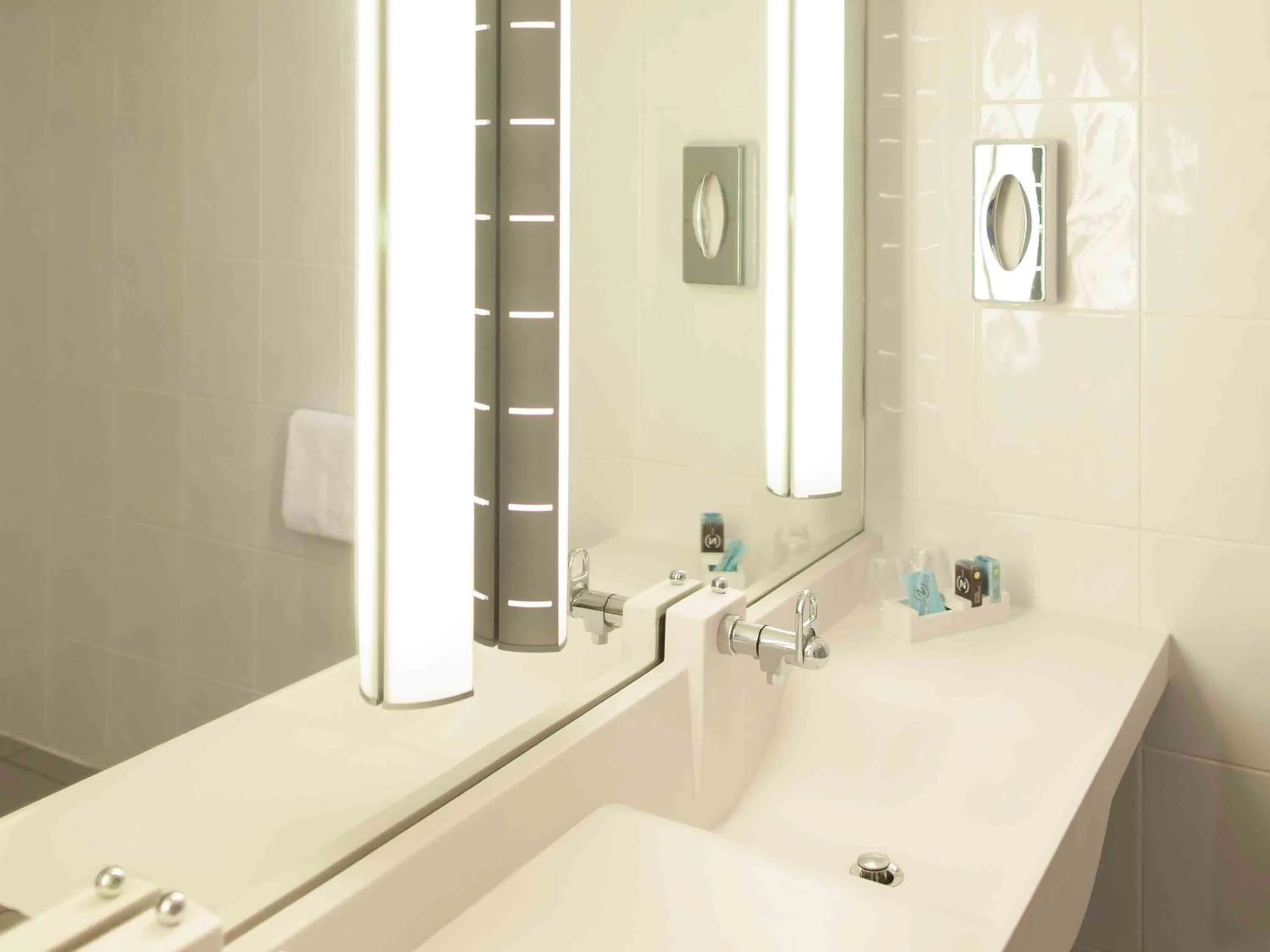 Bedroom in Novotel Metz Centre