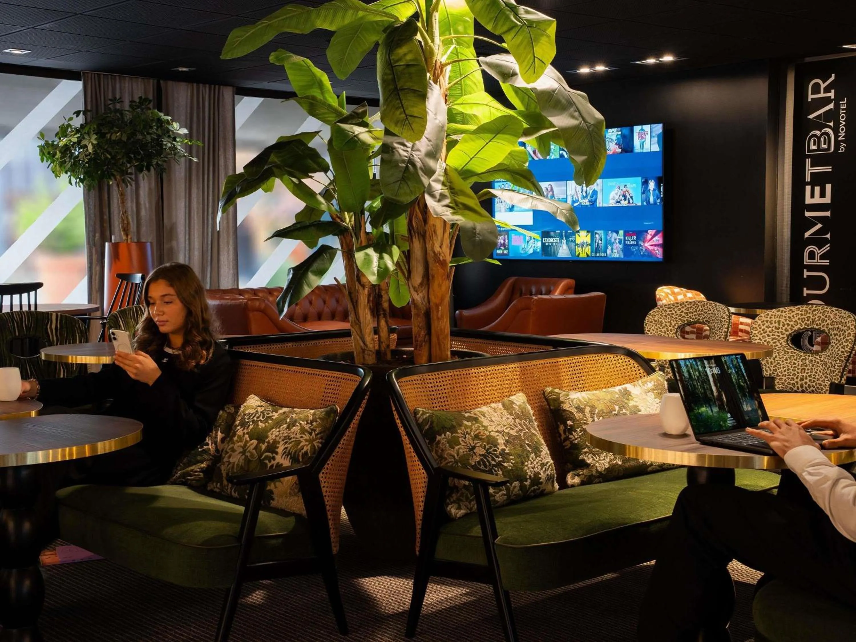 Restaurant/places to eat in Novotel Metz Centre