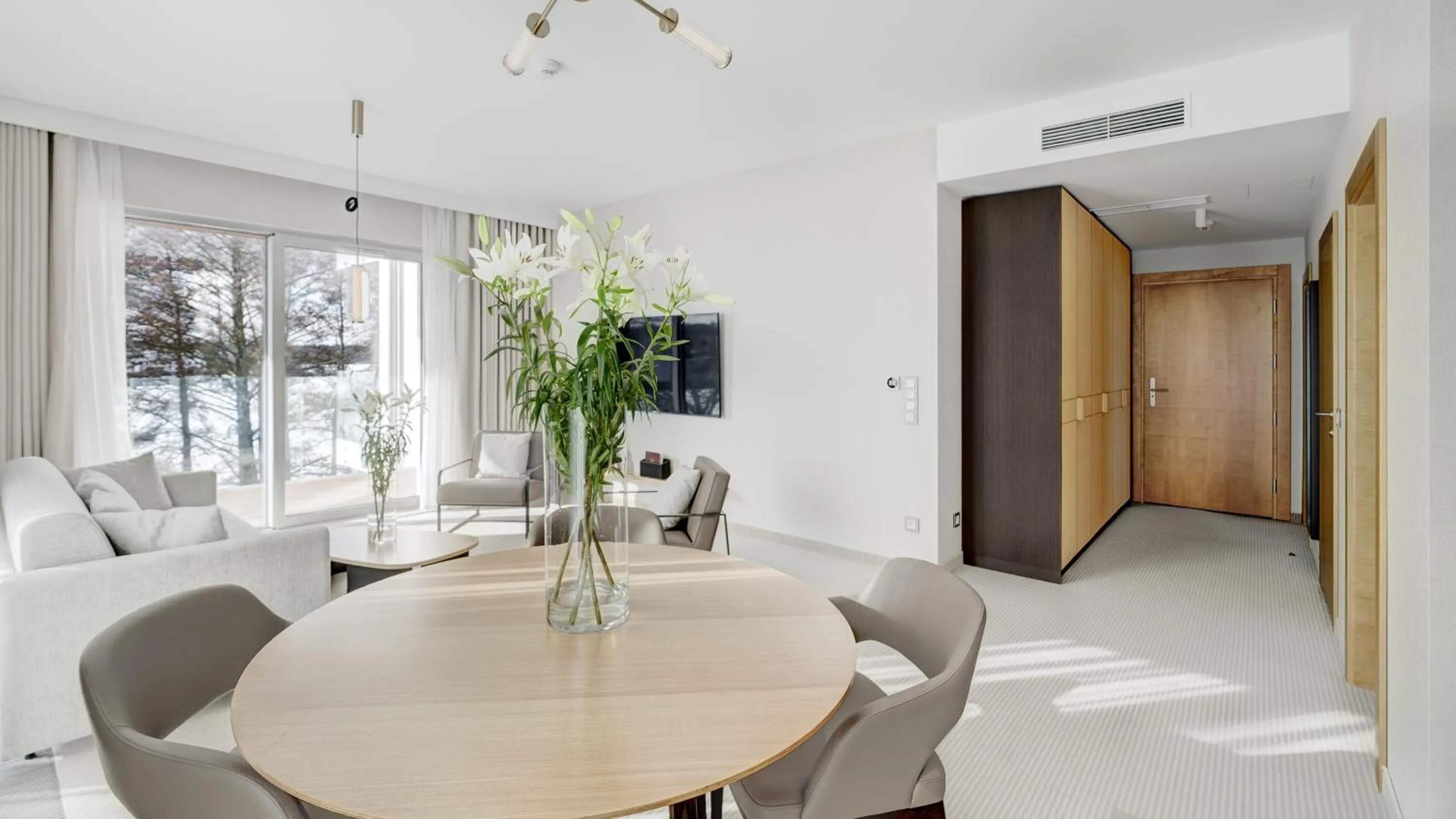 Communal lounge/ TV room in GrandHotel Tiffi