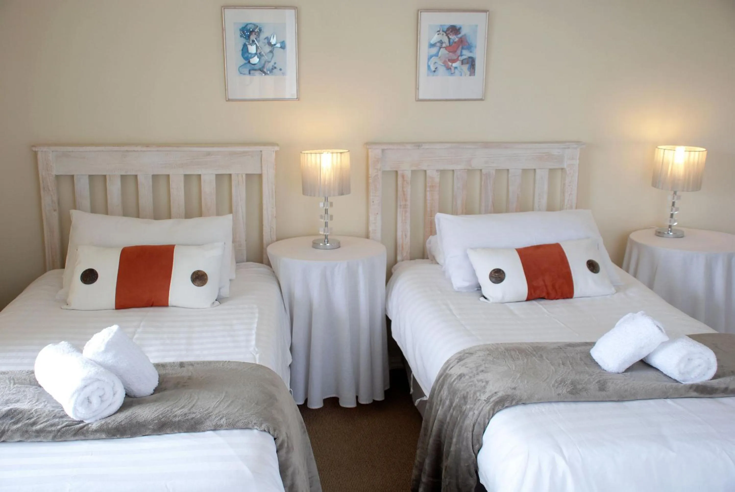 Bedroom, Bed in Mandalay Guest House Plettenberg Bay