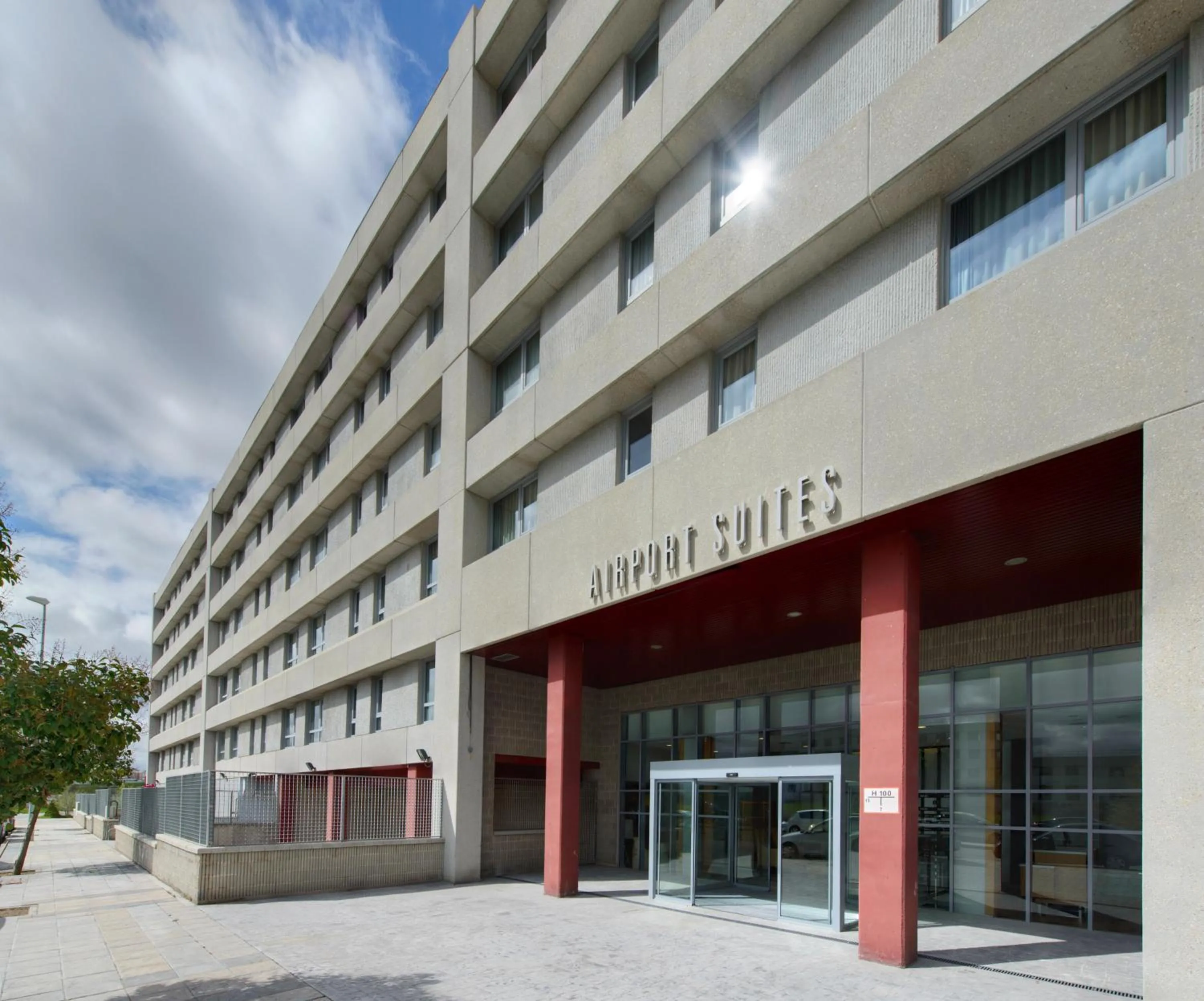 Facade/entrance in Madrid Airport Suites, Affiliated by Meliá