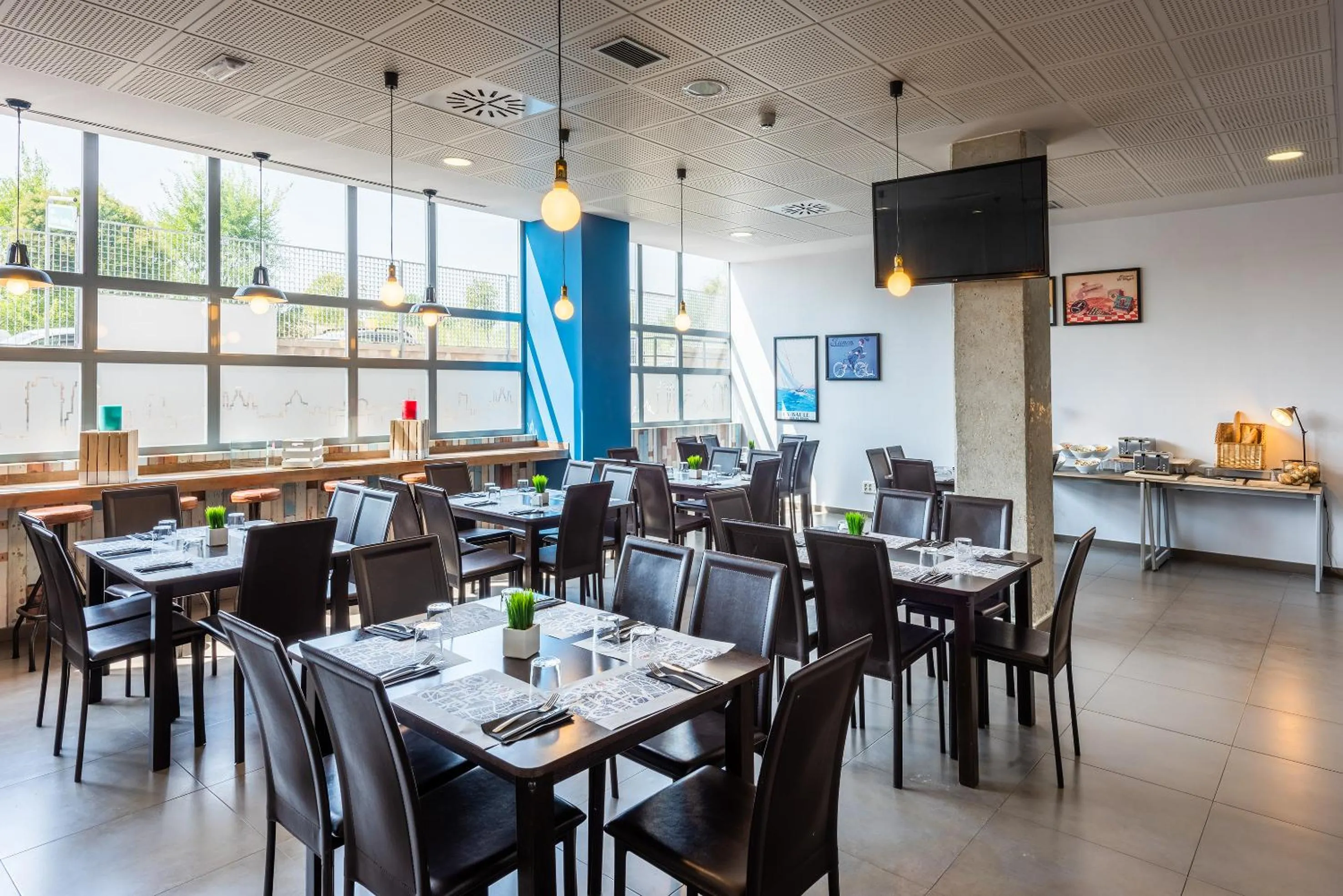 Restaurant/places to eat in Madrid Airport Suites, Affiliated by Meliá