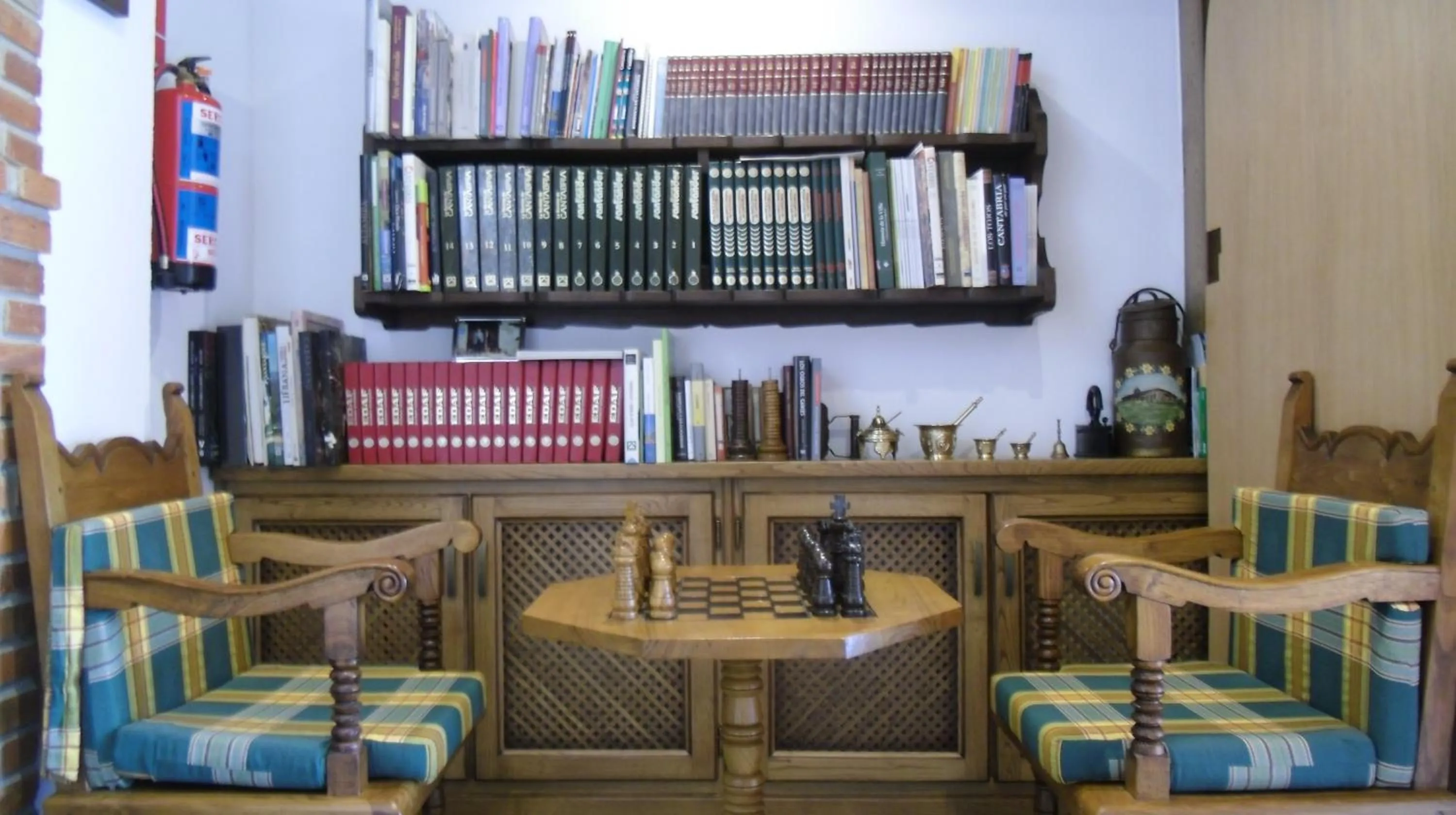 Library in Posada Herrán