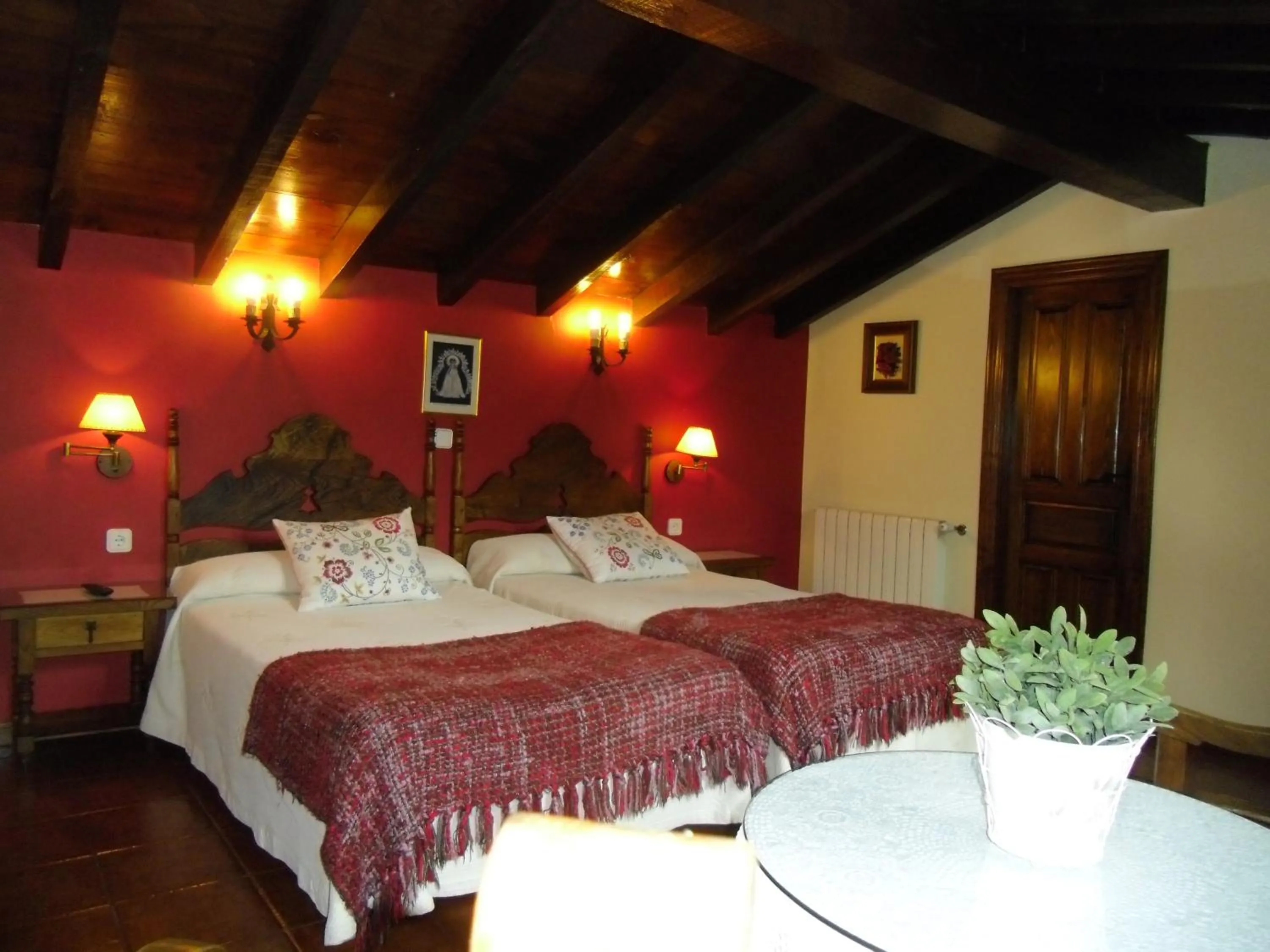 Photo of the whole room, Bed in Posada Herrán