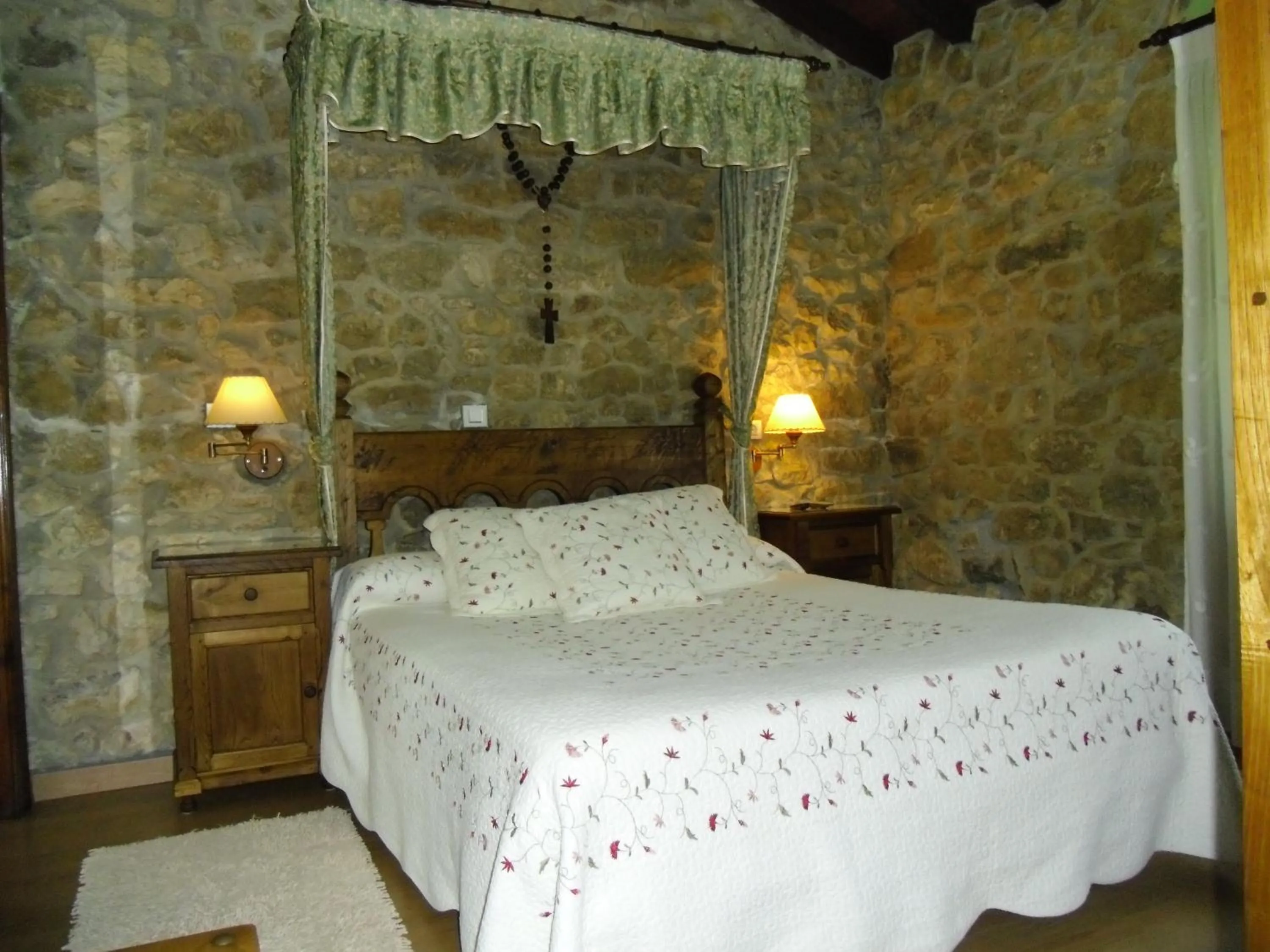 Photo of the whole room, Bed in Posada Herrán