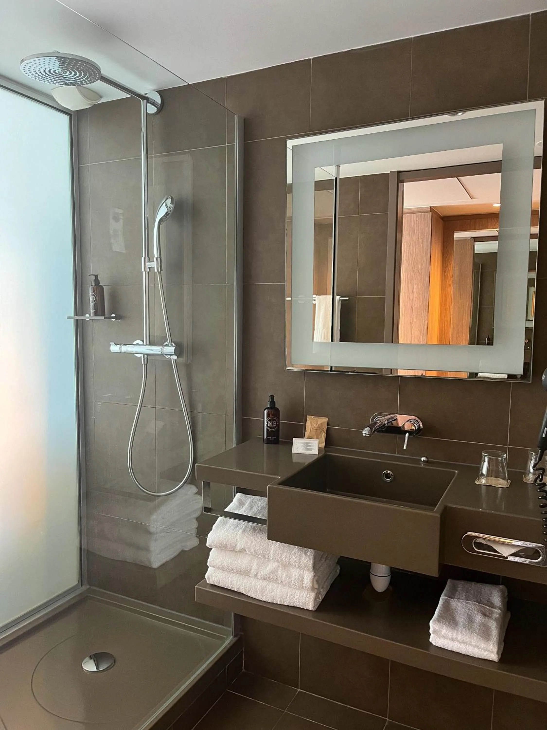 Bathroom in Novotel Paris Les Halles