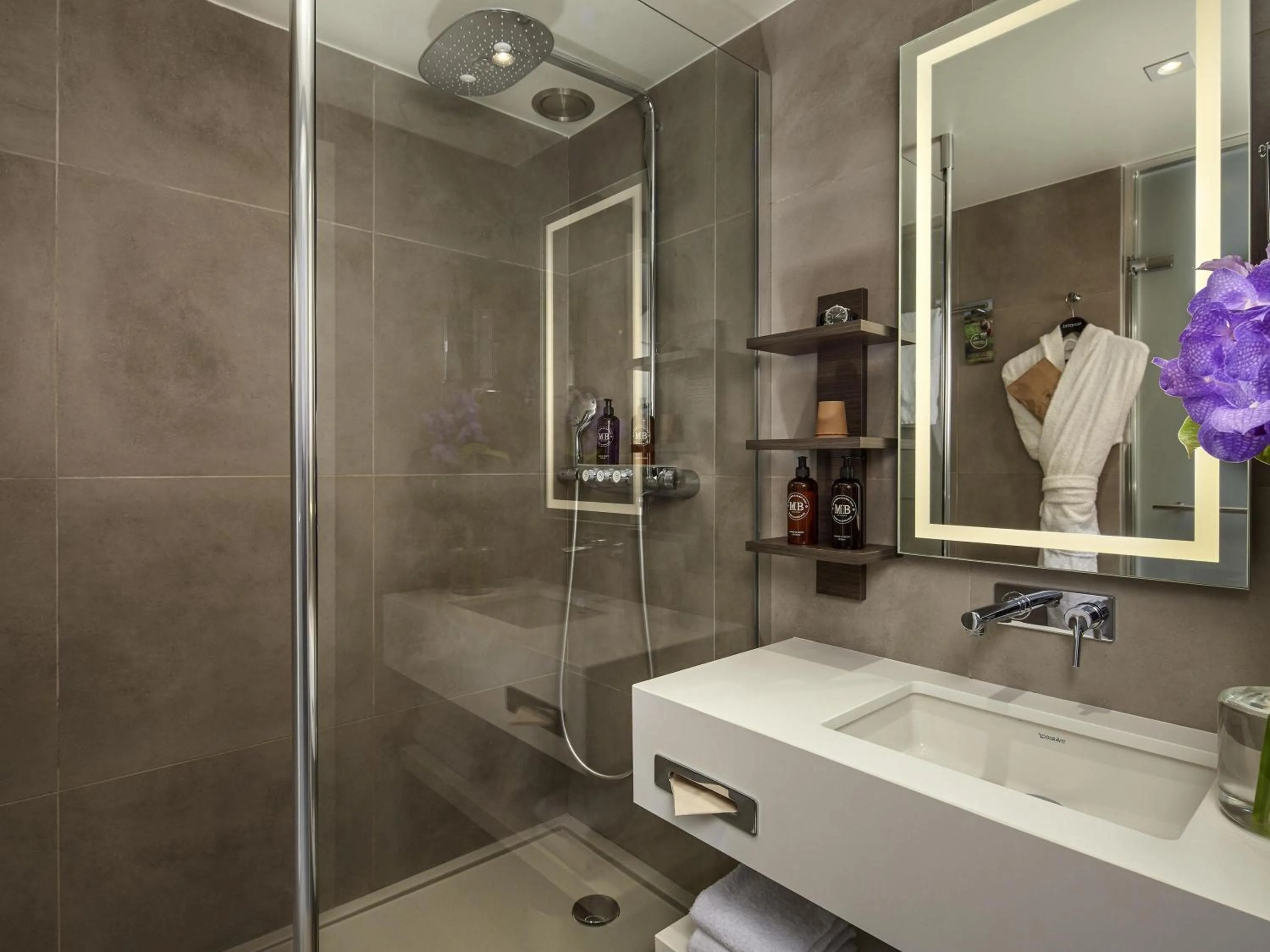 Bedroom in Novotel Paris Les Halles