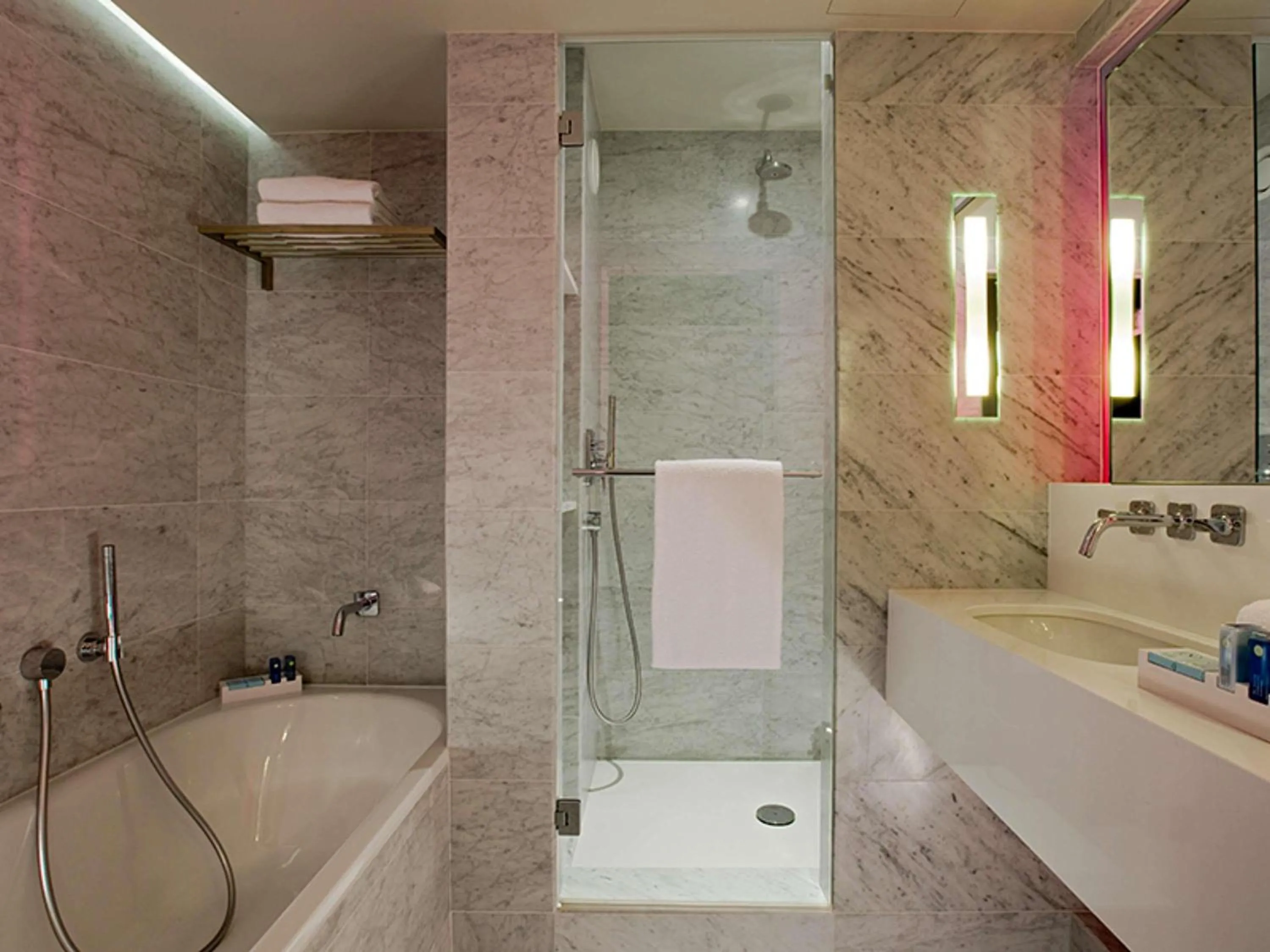 Bedroom in Novotel Paris Les Halles