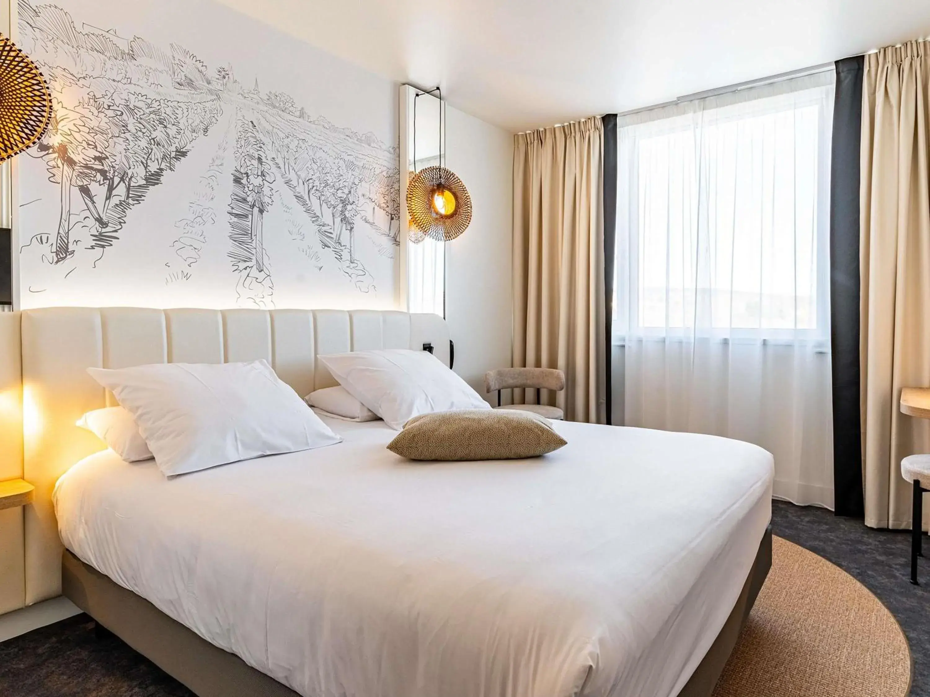 Classic Double Room in Mercure Beaune Centre Classic Double Room in Mercure Beaune Centre