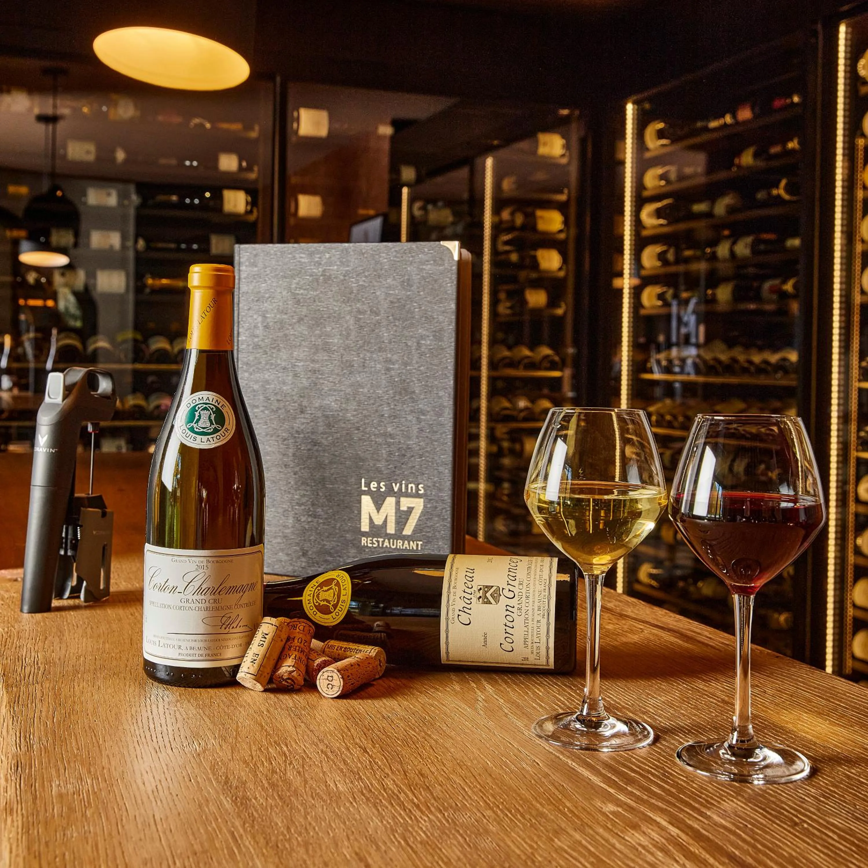 Lounge or bar in Mercure Beaune Centre