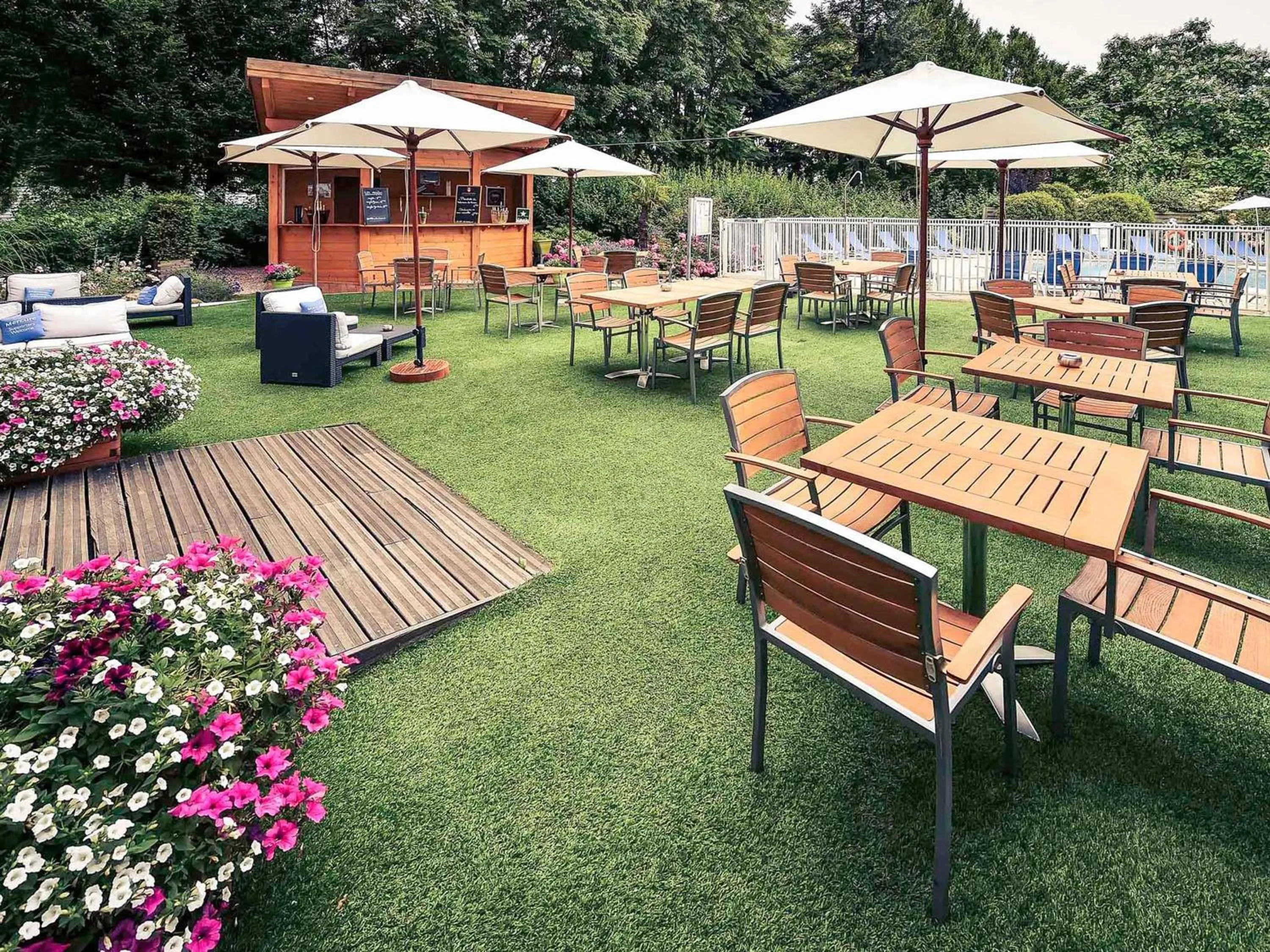 Lounge or bar in Mercure Beaune Centre