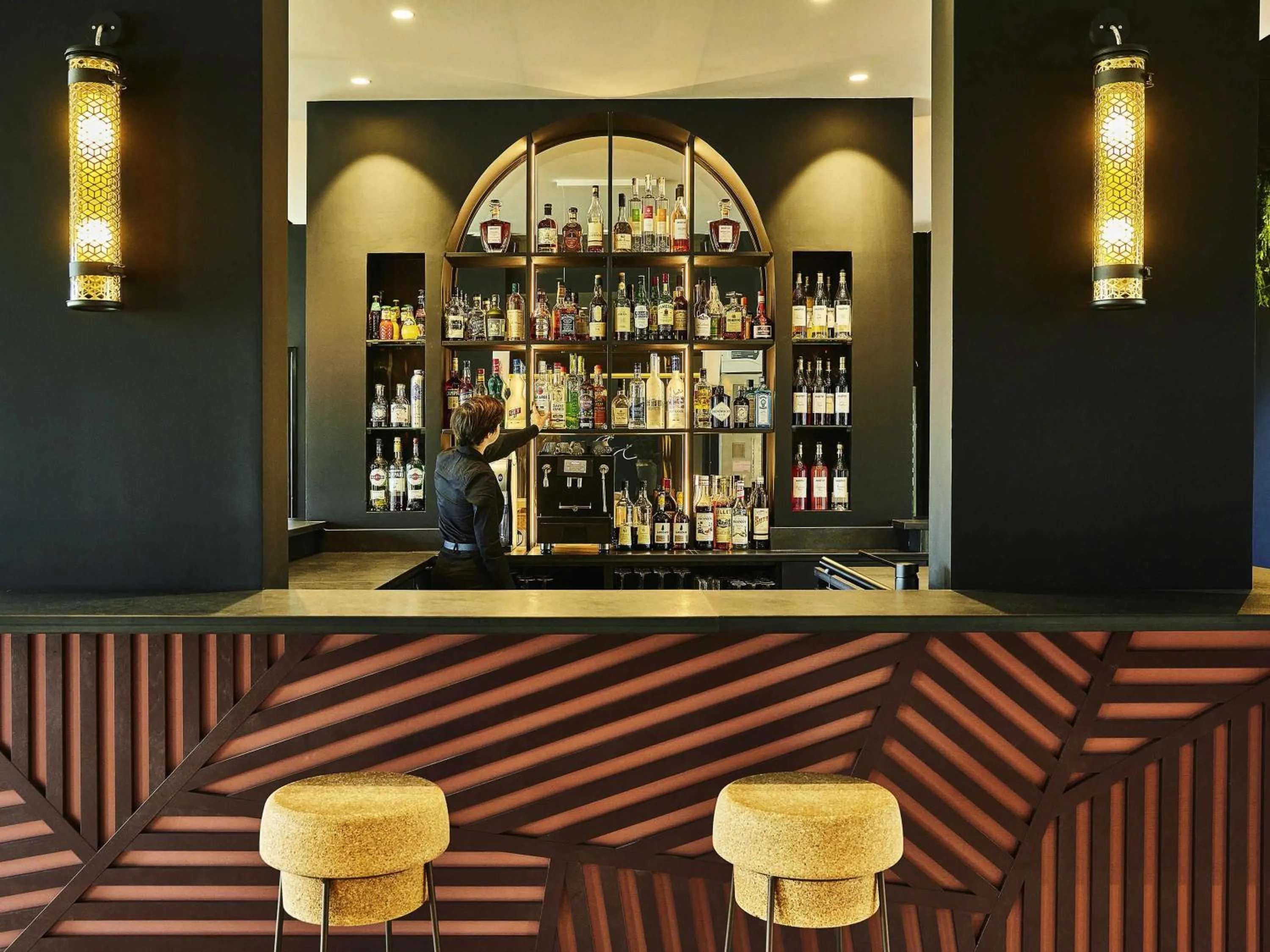 Lounge or bar in Mercure Beaune Centre