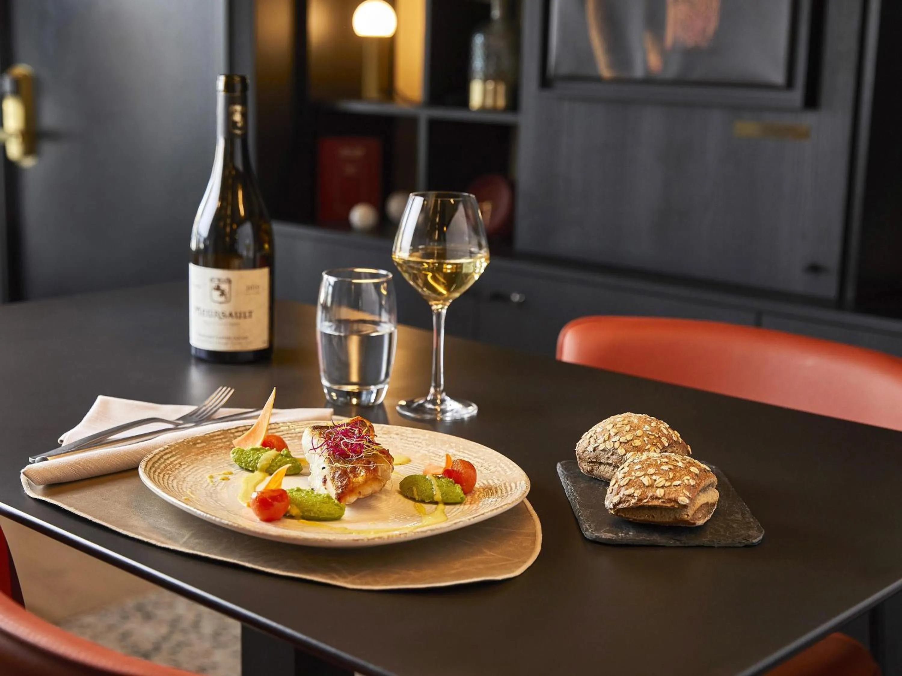 Lounge or bar in Mercure Beaune Centre