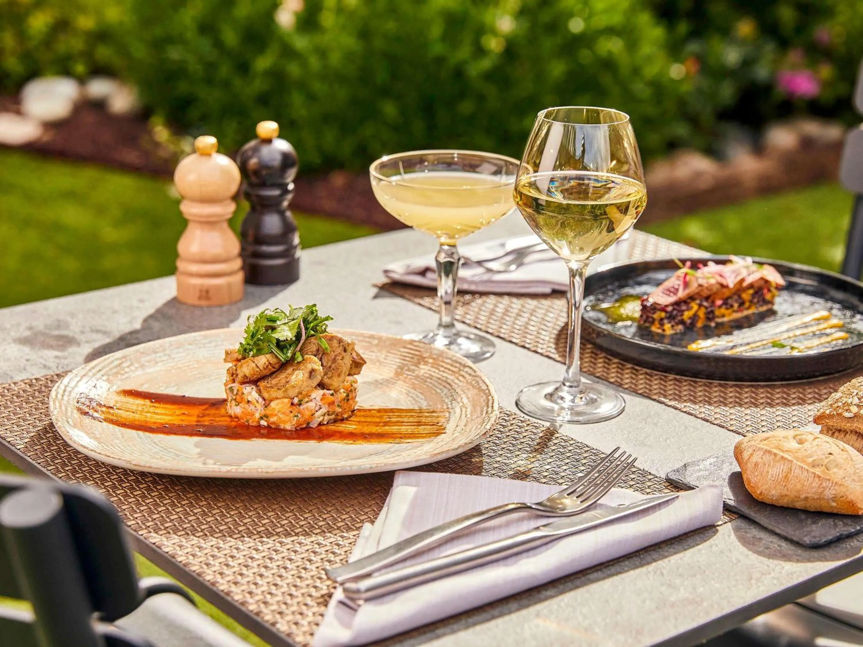 Restaurant/places to eat in Mercure Beaune Centre