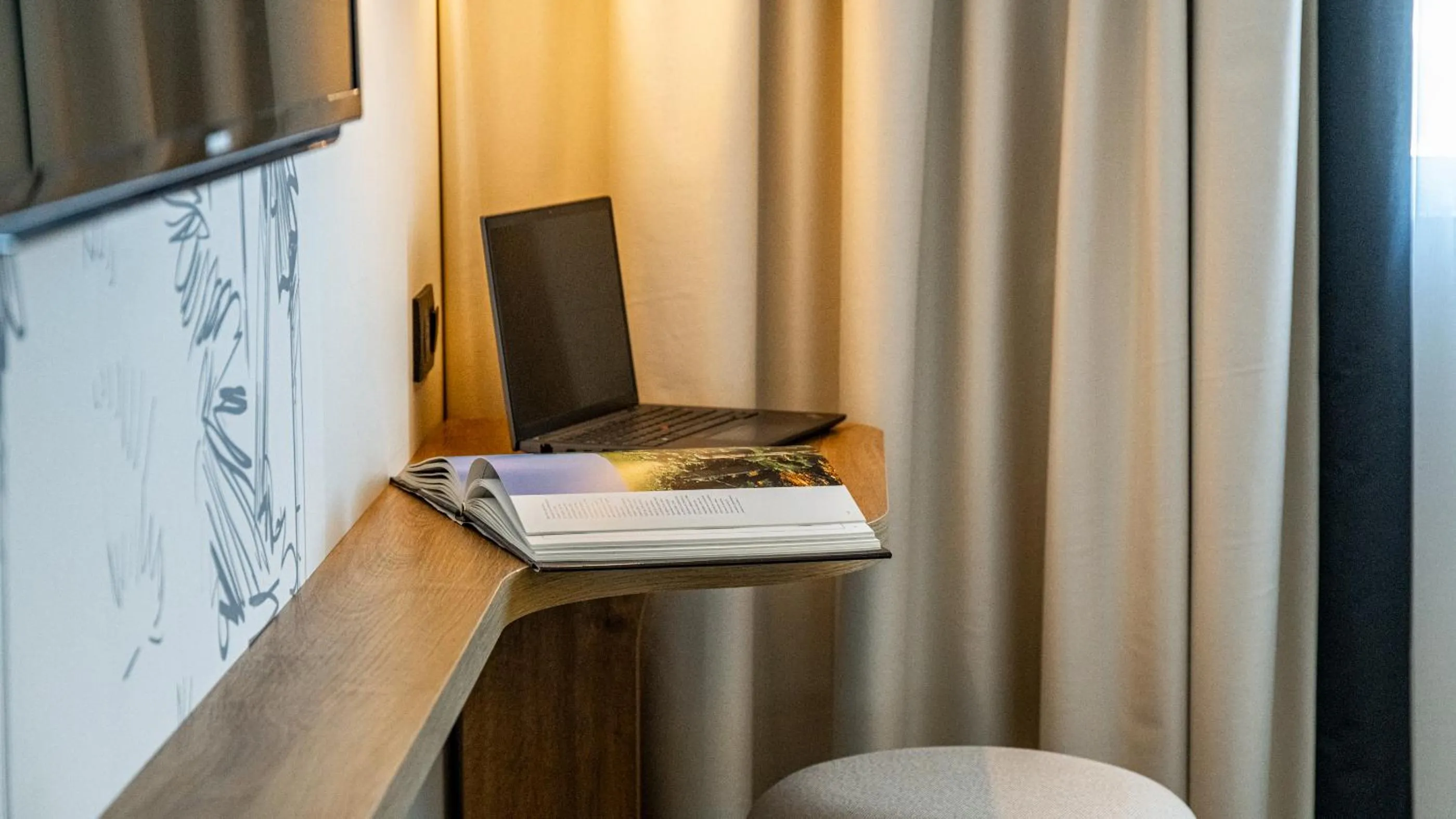 Decorative detail in Mercure Beaune Centre