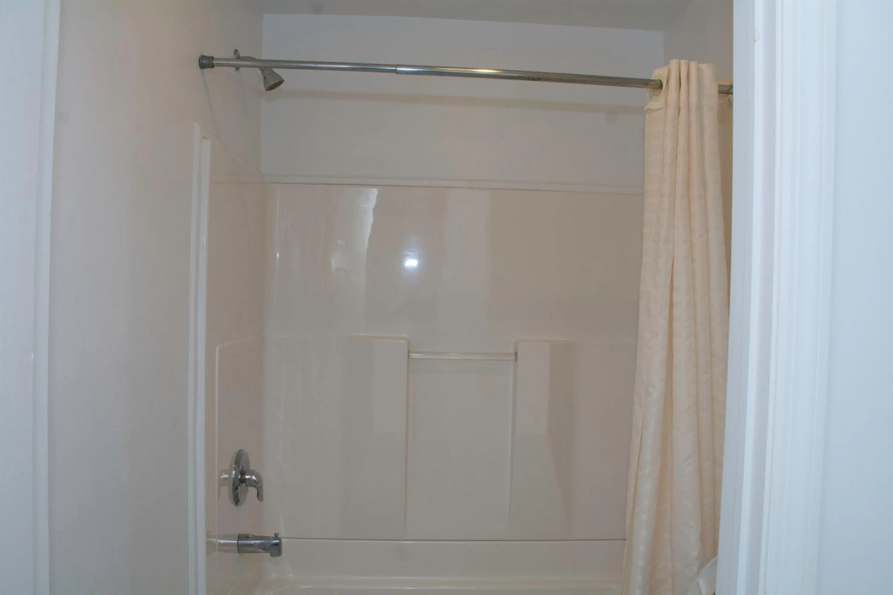 Bathroom in At 9 Motel