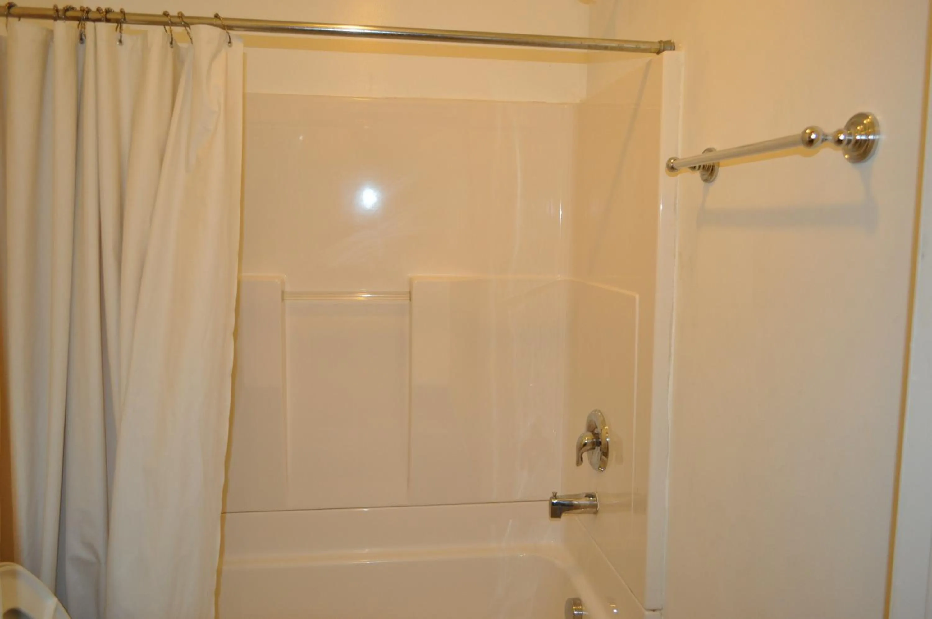 Bathroom in At 9 Motel