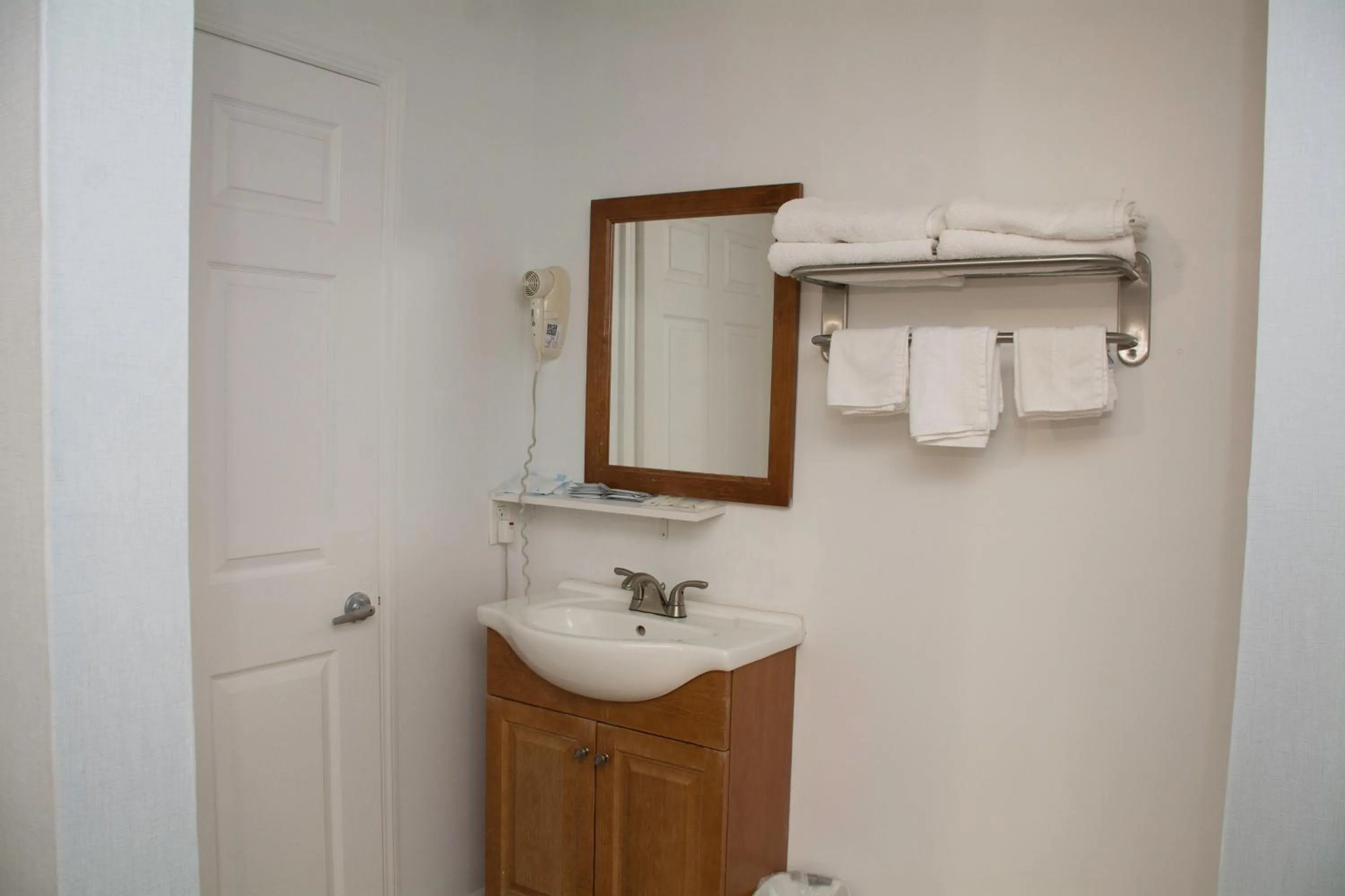 Bathroom in At 9 Motel