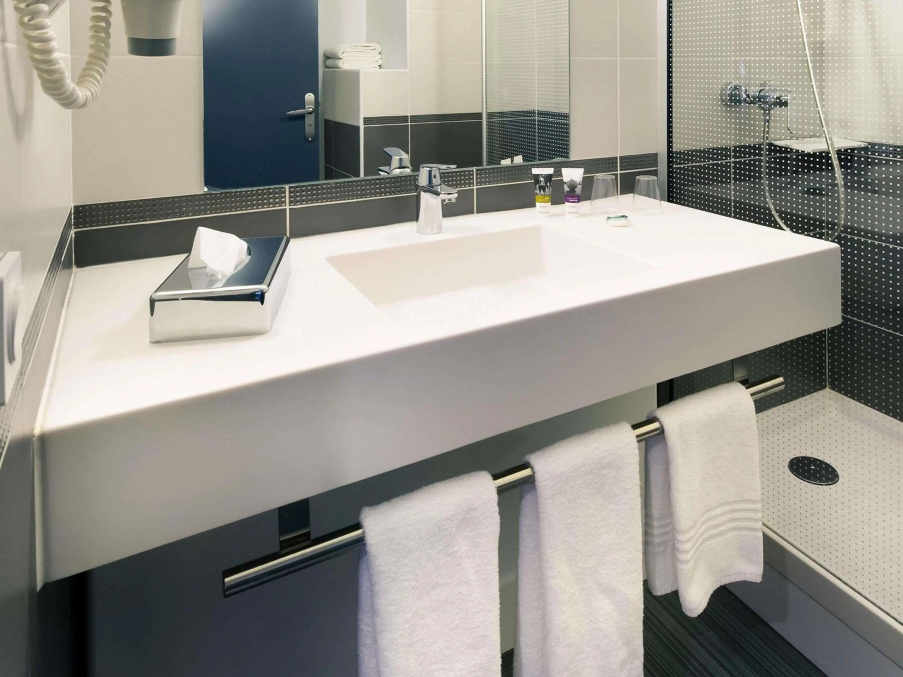 Bedroom in Hôtel Mercure Lyon Centre Charpennes Parc de la Tête d'Or