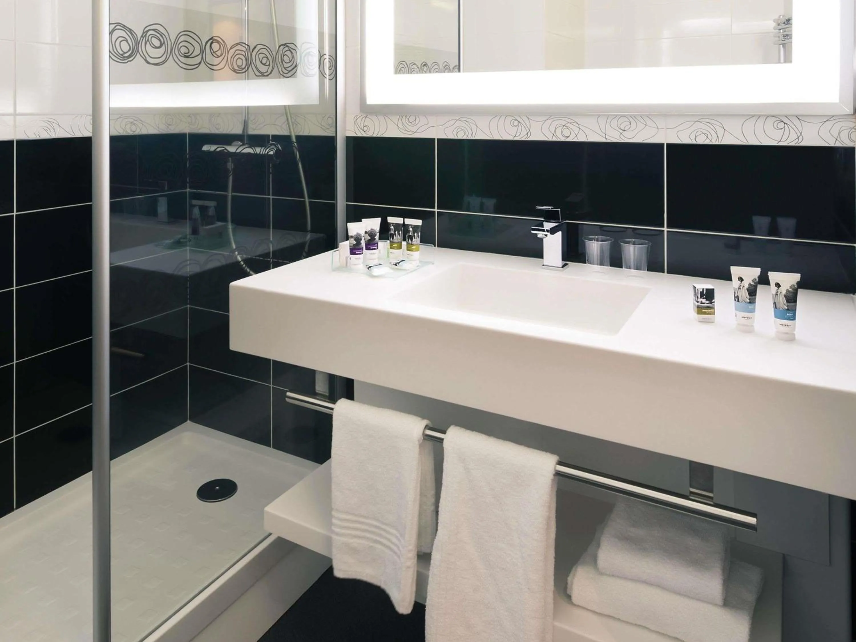 Bedroom in Hôtel Mercure Lyon Centre Charpennes Parc de la Tête d'Or