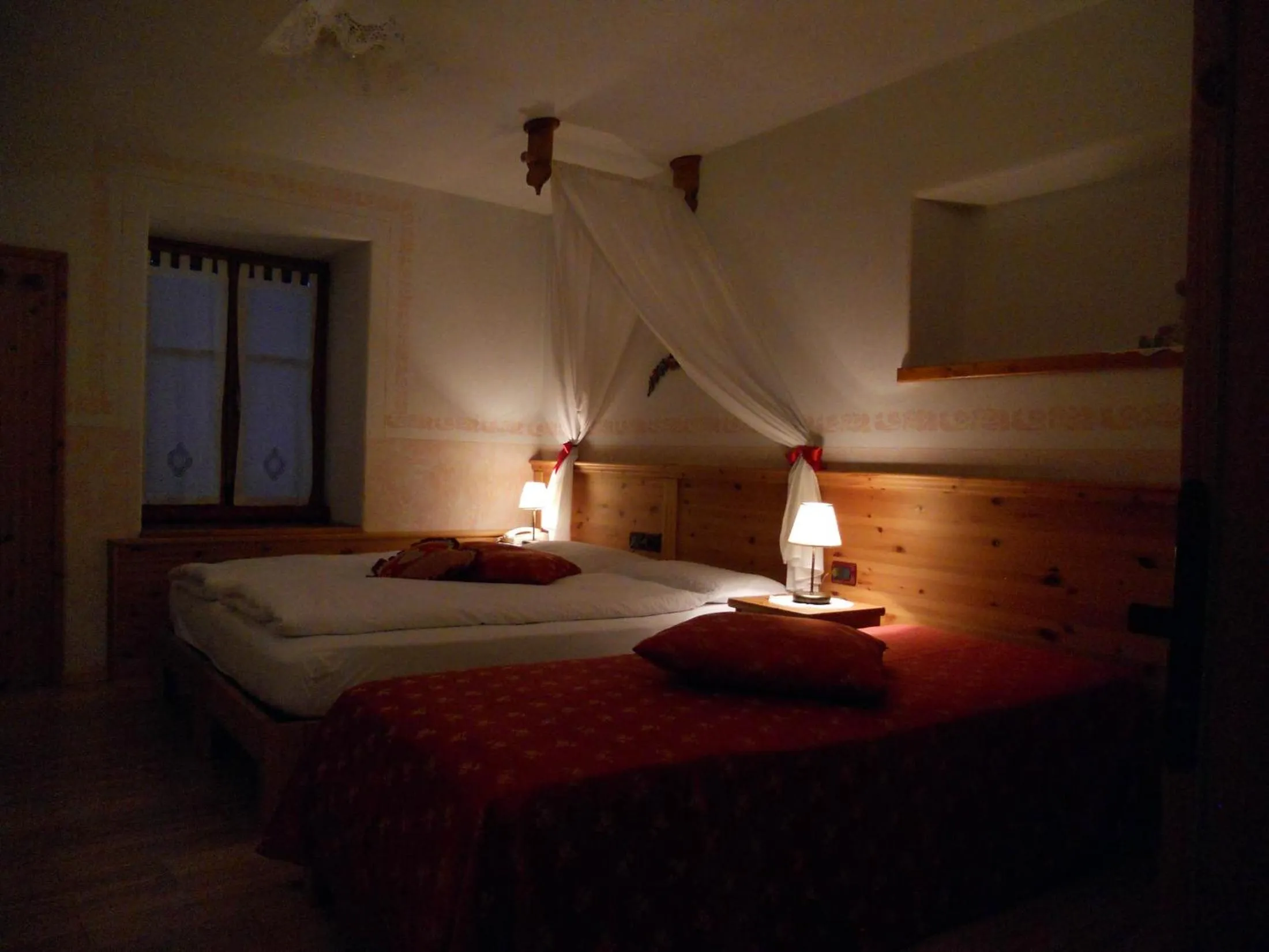 Photo of the whole room, Bed in Hotel Garnì Salvanel