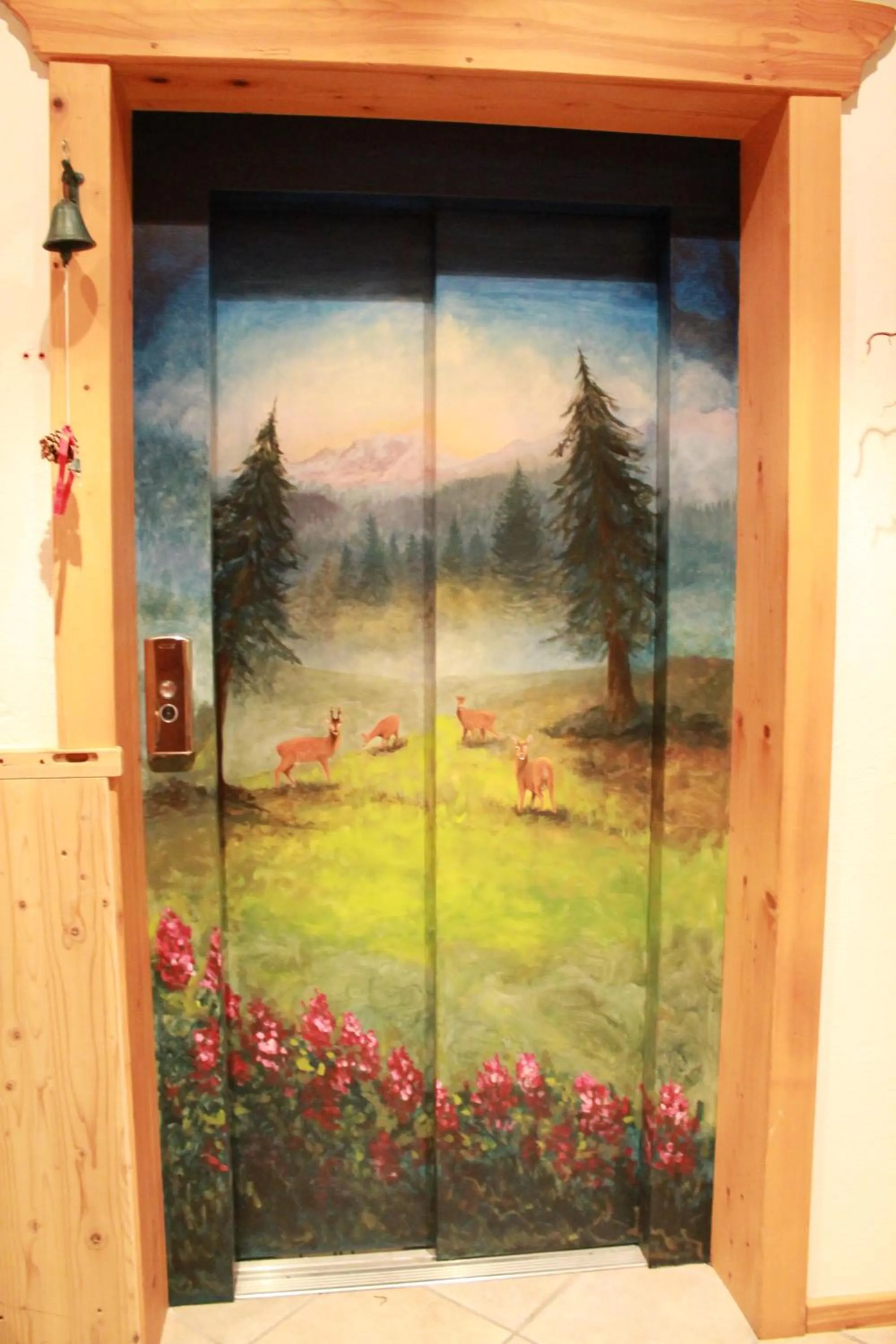 Decorative detail in Hotel Garnì Salvanel