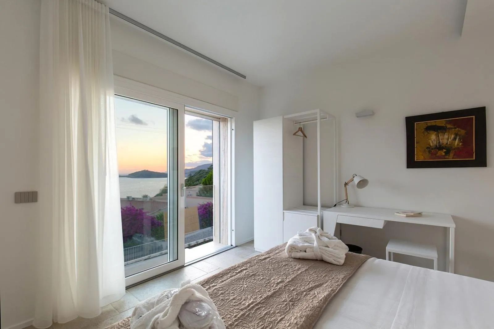 Bed in Scissure Sea Suite