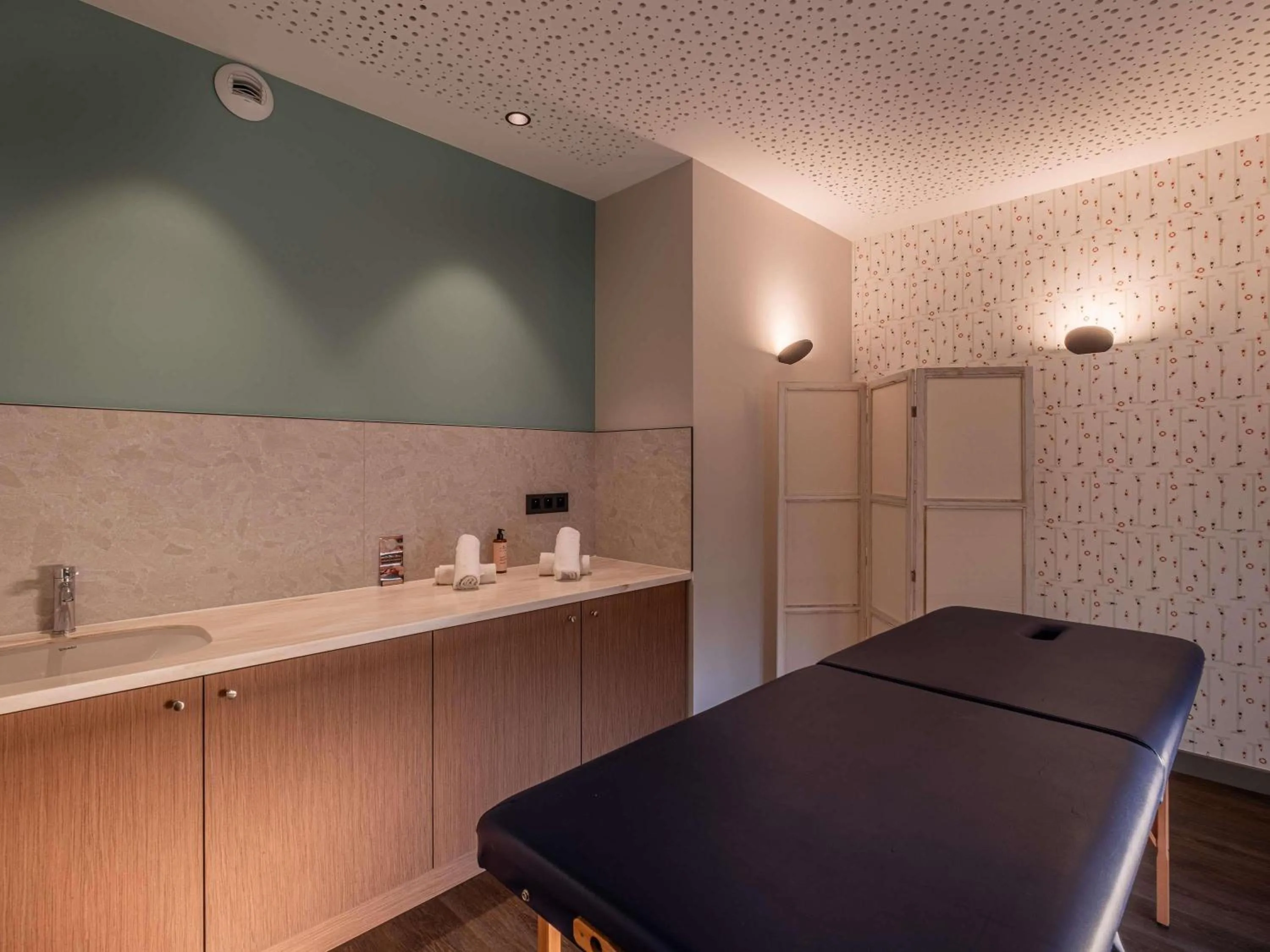 Spa and wellness centre/facilities in Mercure Le Mans Batignolles - Hotel & Spa