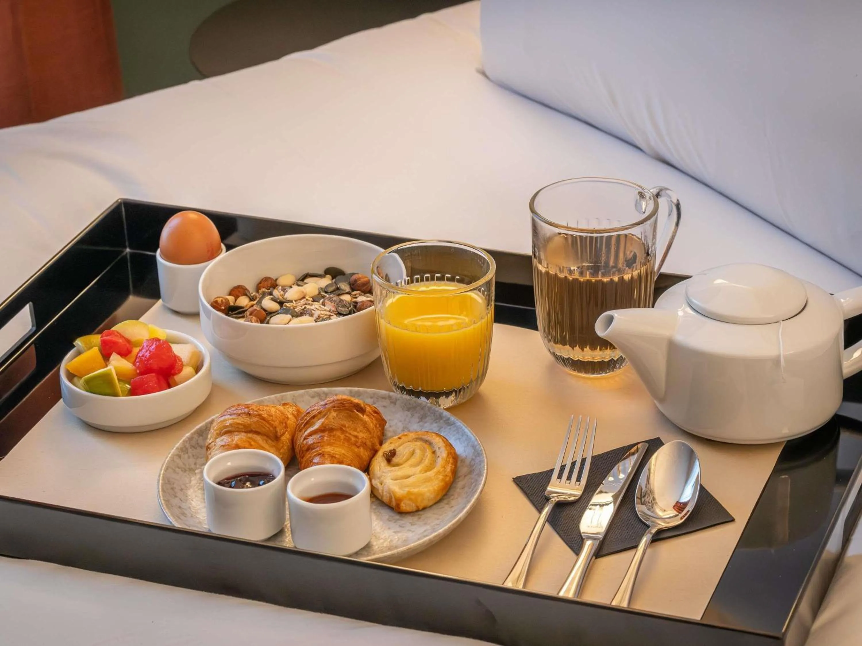 Breakfast in Mercure Le Mans Batignolles - Hotel & Spa