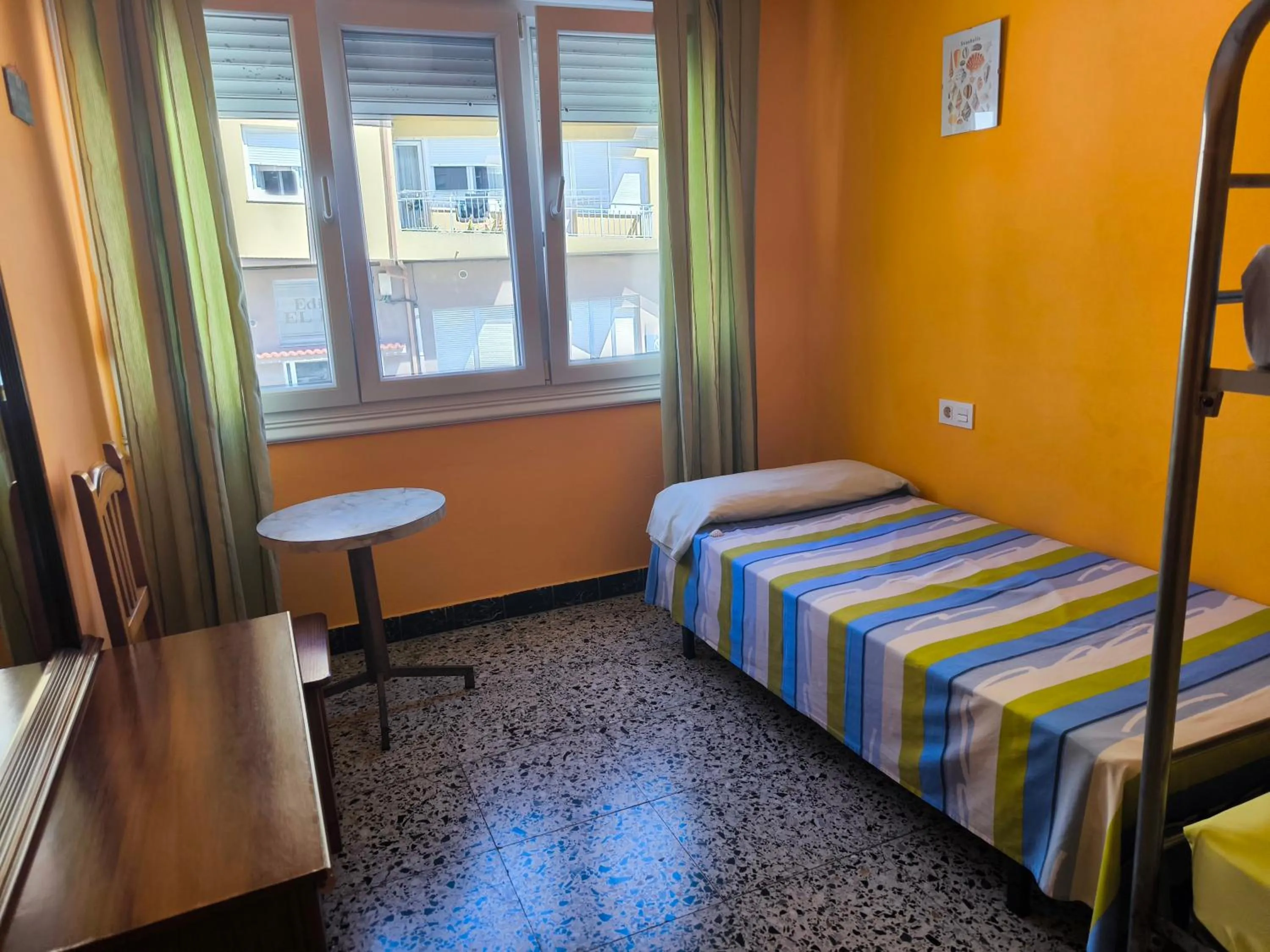 Triple Room in Albergue Por Fin