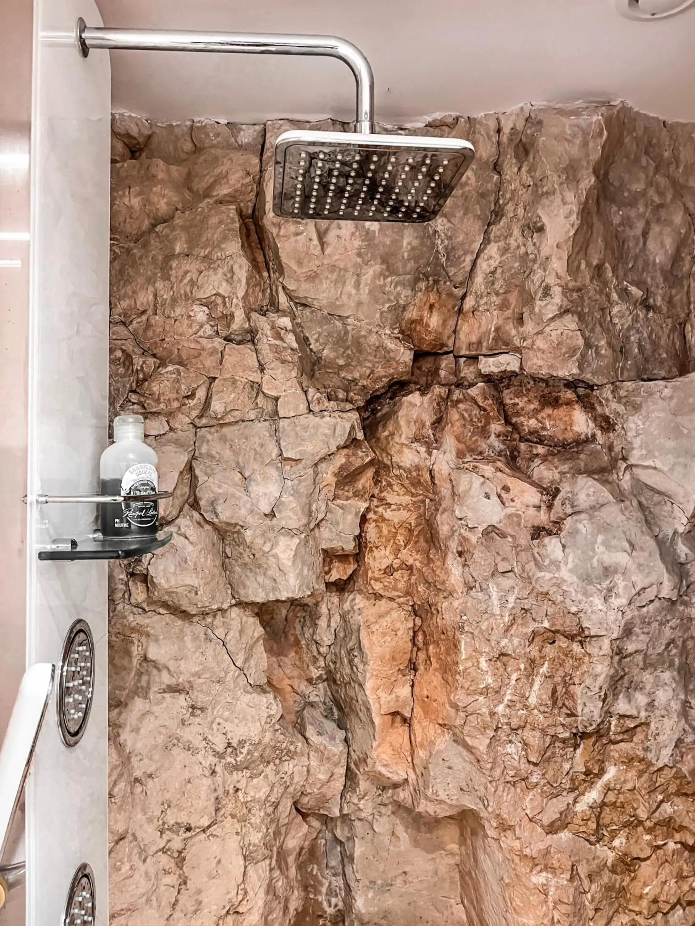 Standard Double Room - single occupancy in Le Mas des Roches à Velaux Standard Double Room - single occupancy in Le Mas des Roches à Velaux