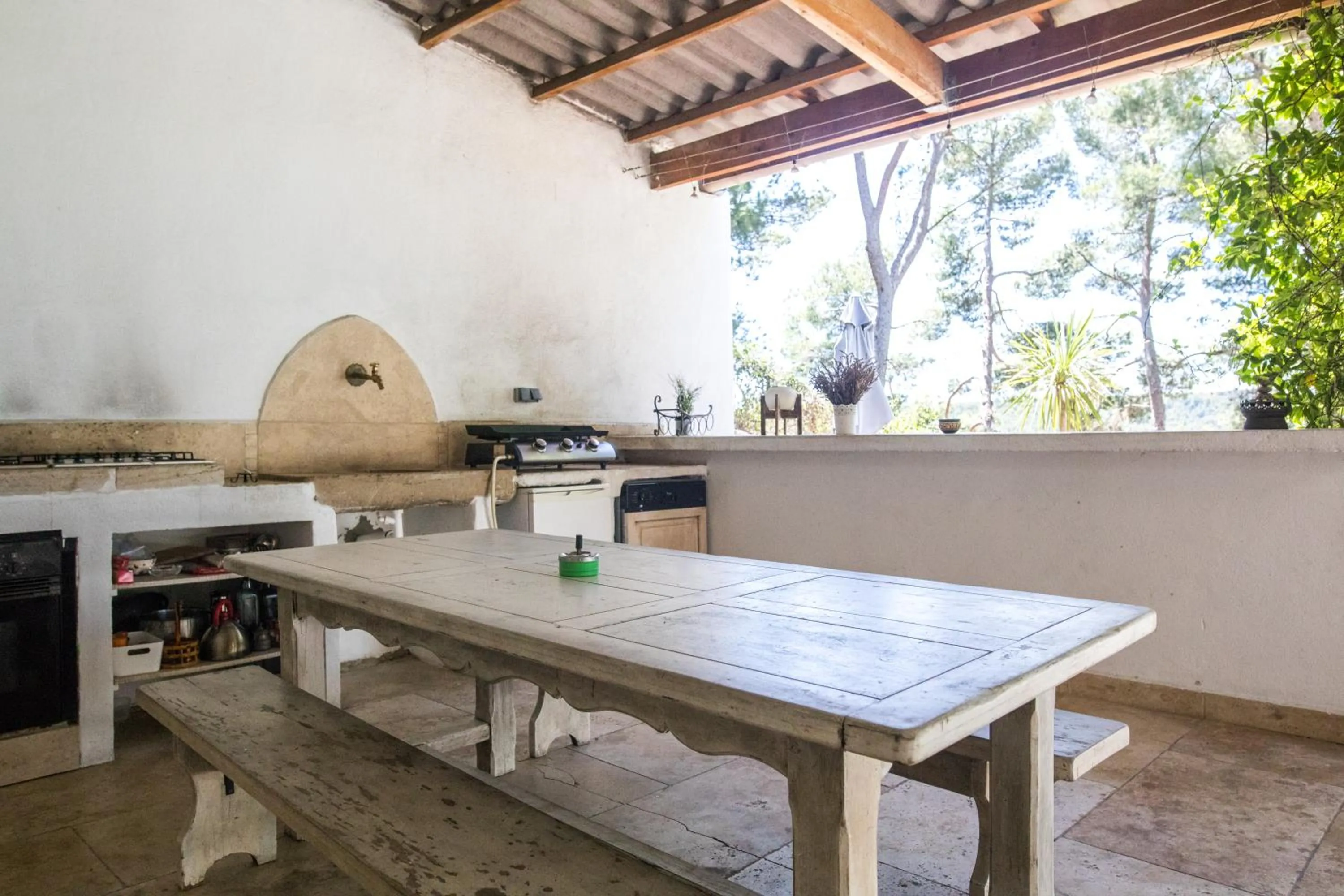 BBQ facilities in Le Mas des Roches à Velaux