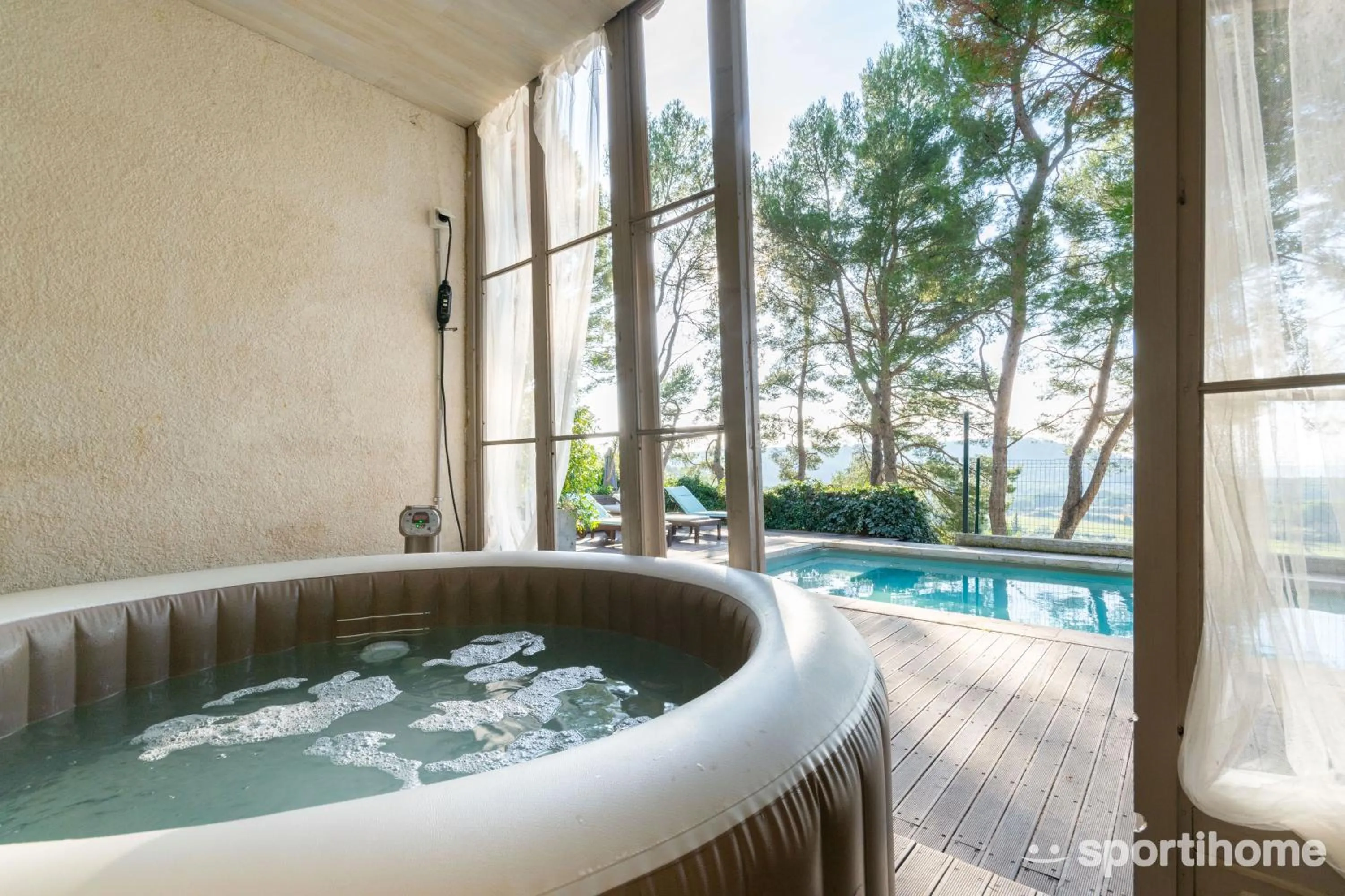Children play ground in Le Mas des Roches à Velaux