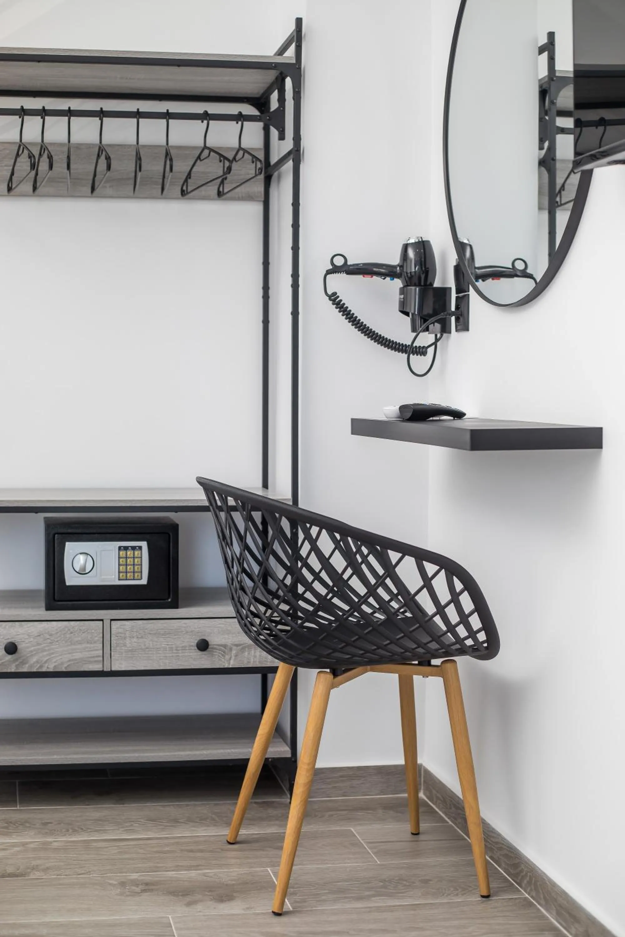 wardrobe in Vickys Faliraki