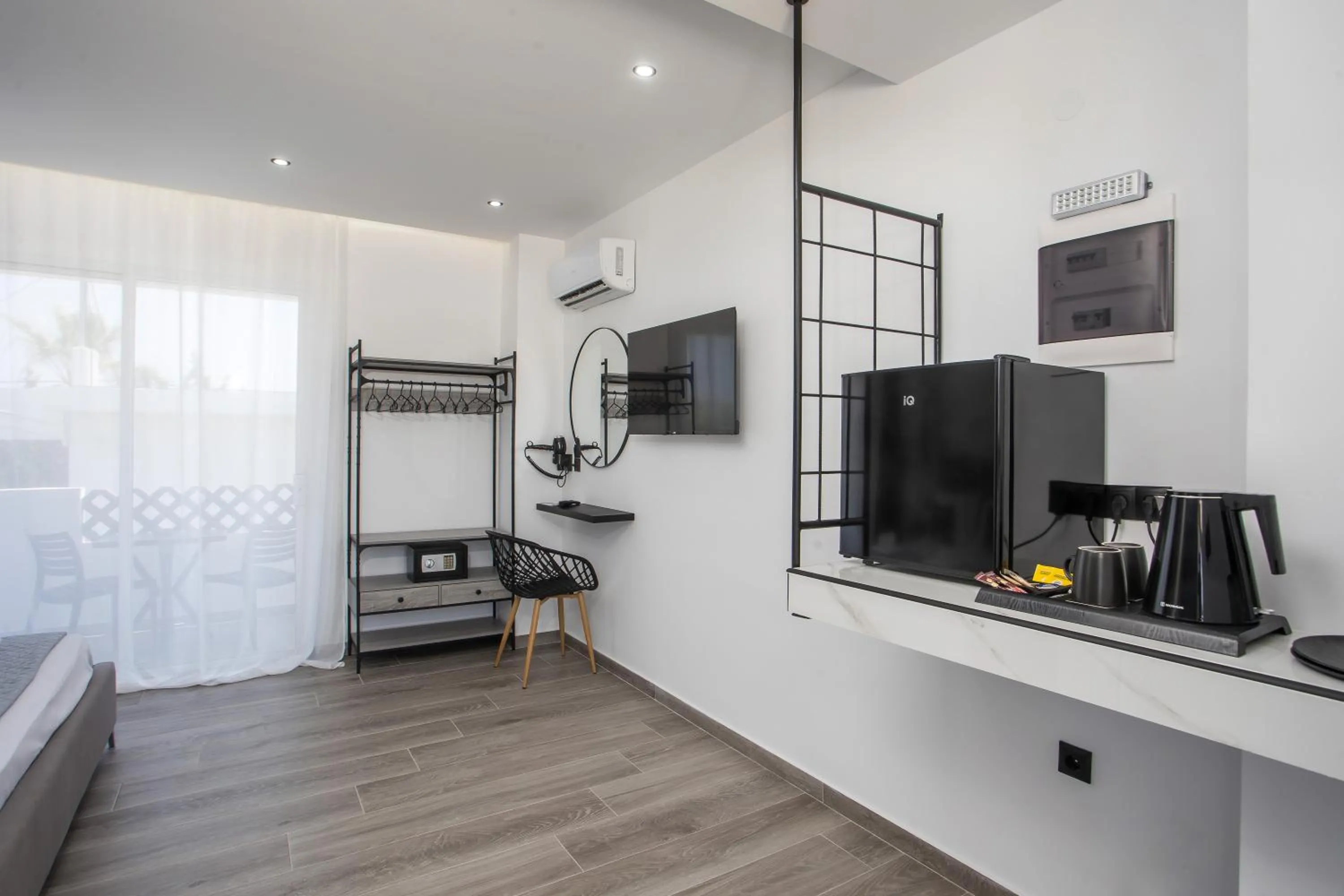 TV and multimedia in Vickys Faliraki