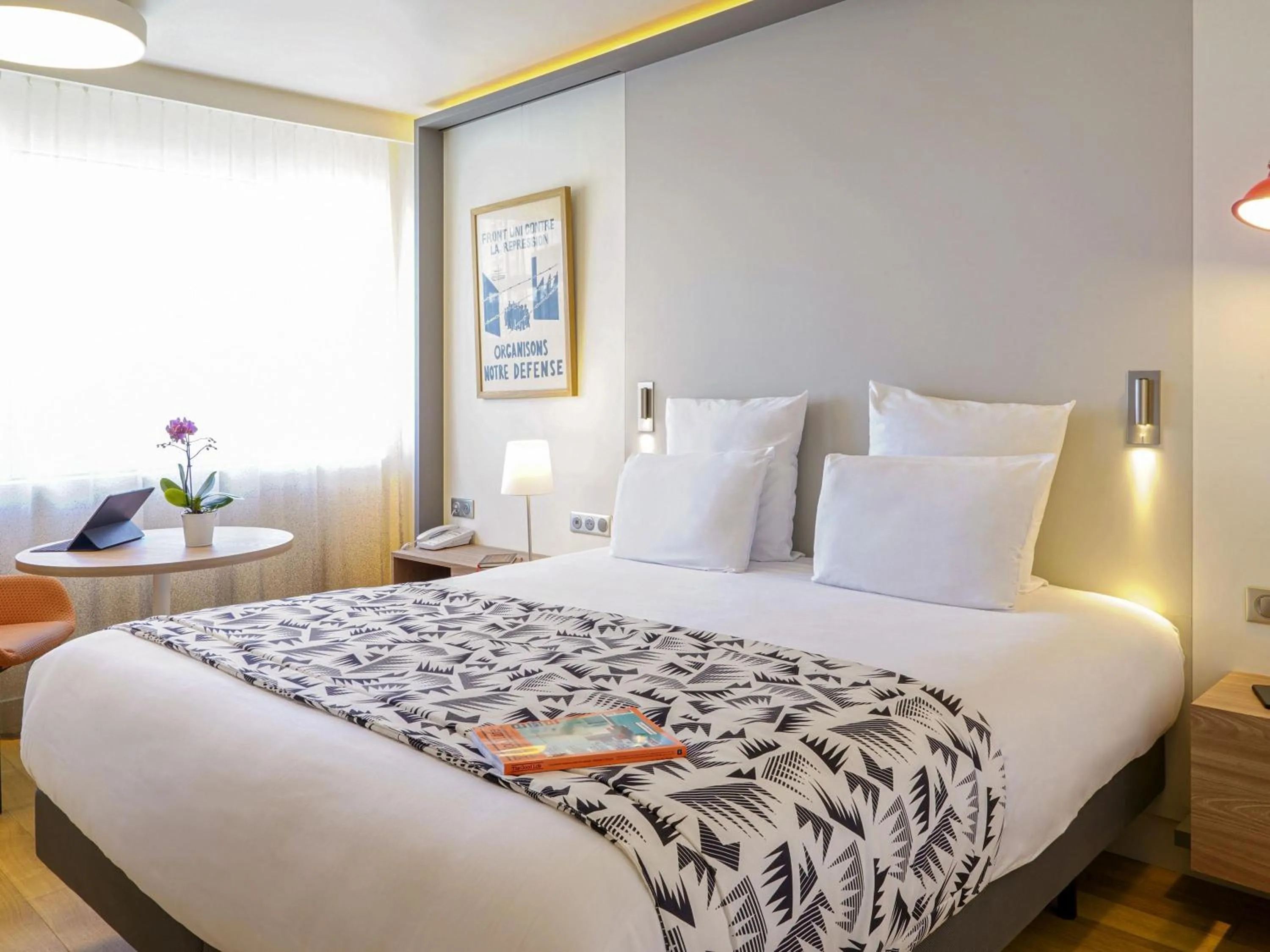 Bedroom, Bed in Mercure Marseille Centre Prado Vélodrome