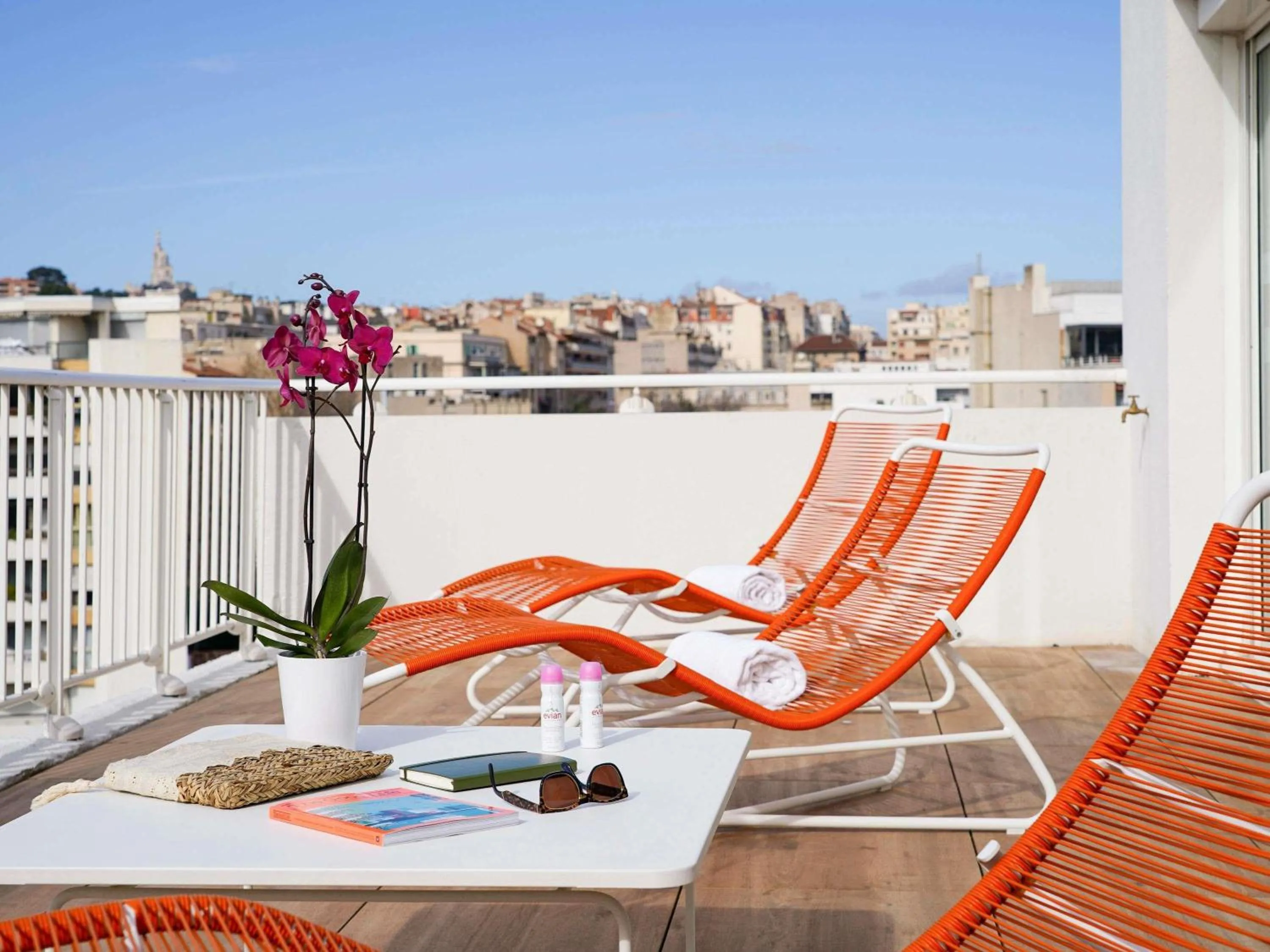 Bedroom in Mercure Marseille Centre Prado Vélodrome