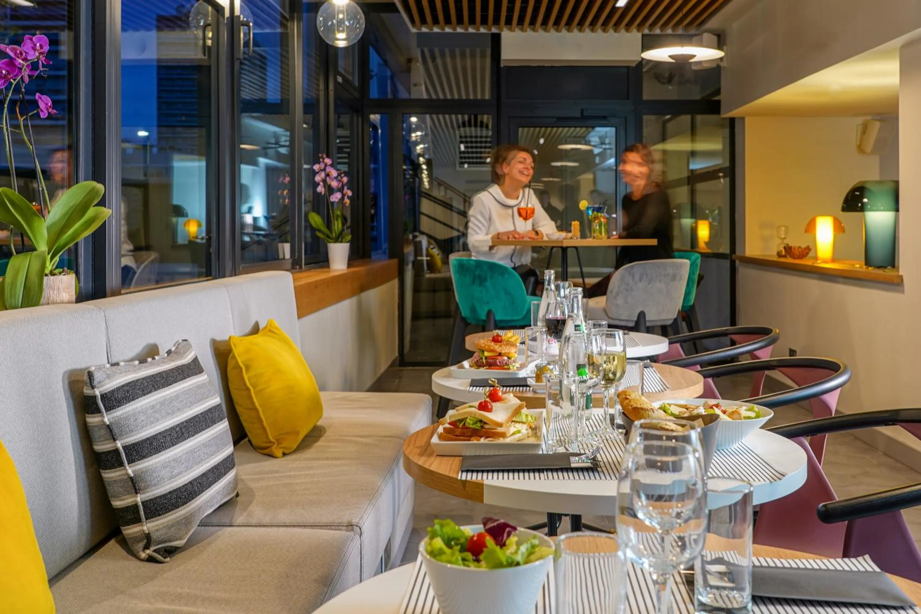 Food and drinks in Mercure Marseille Centre Prado Vélodrome