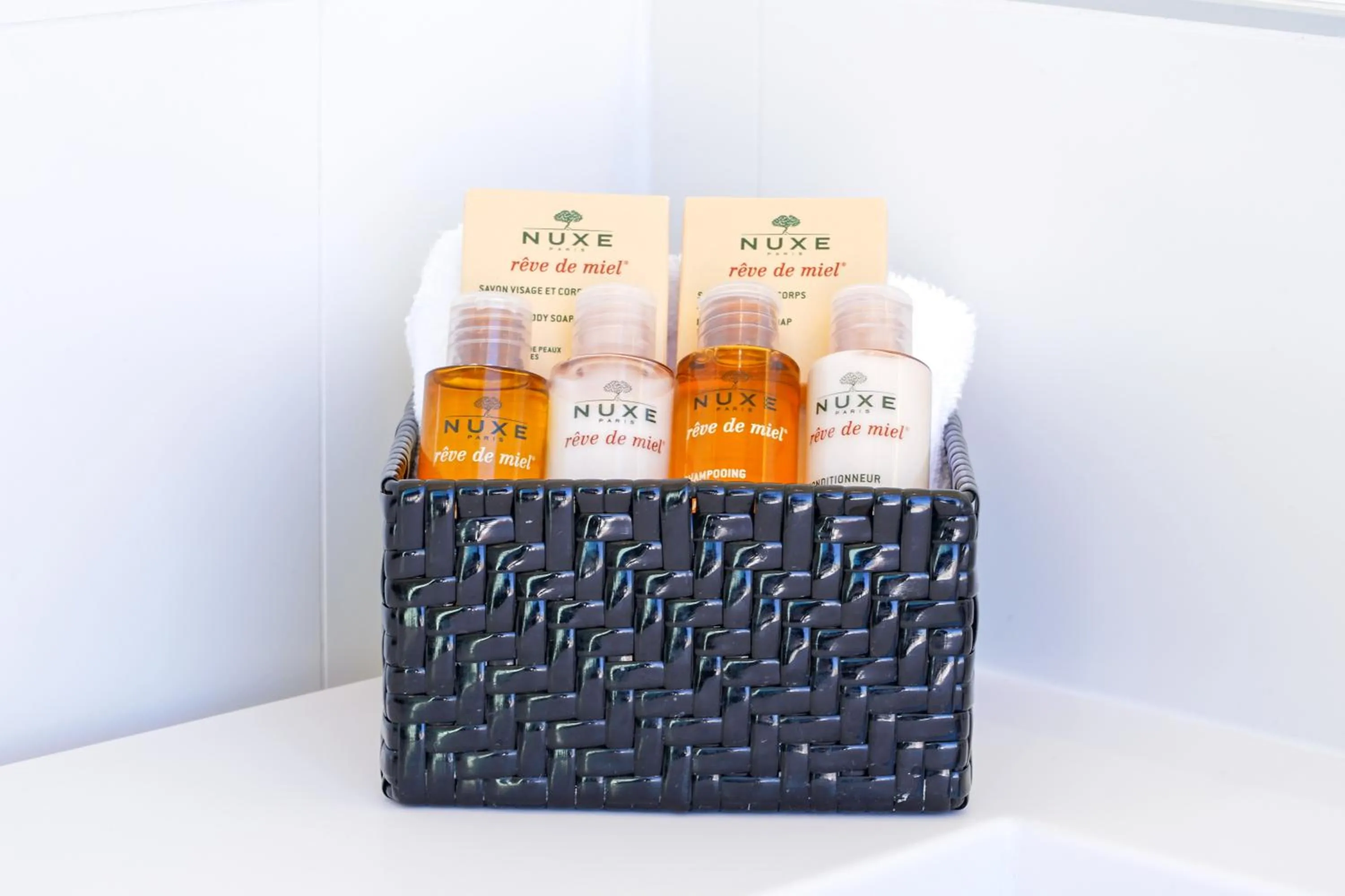 Coffee/tea facilities in Mercure Marseille Centre Prado Vélodrome