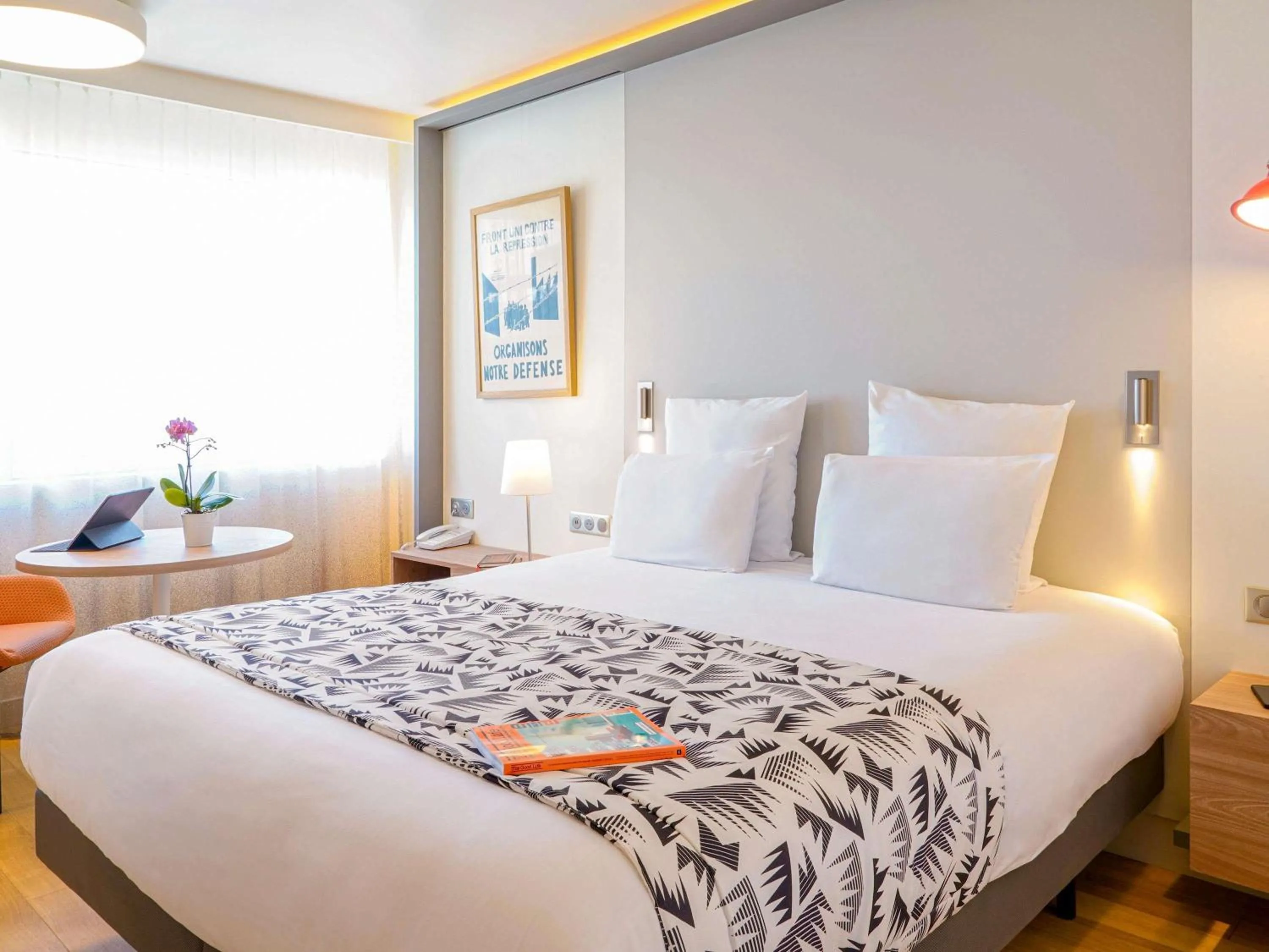 Bedroom, Bed in Mercure Marseille Centre Prado Vélodrome