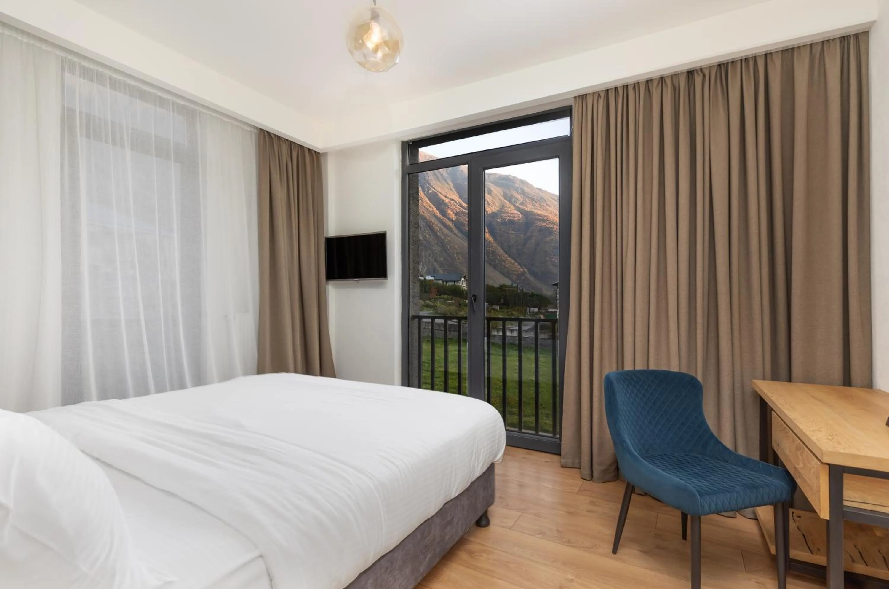 hair dresser, Bed in Intourist Kazbegi