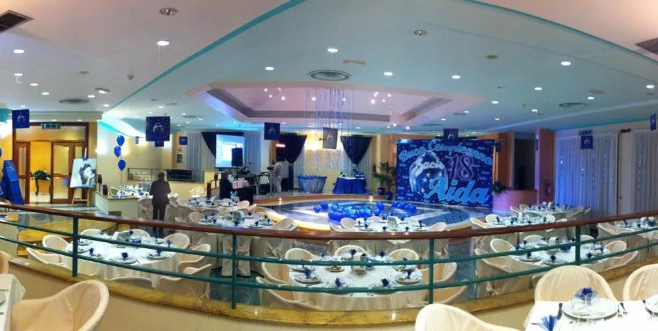 Restaurant/places to eat in Hotel Club San Diego