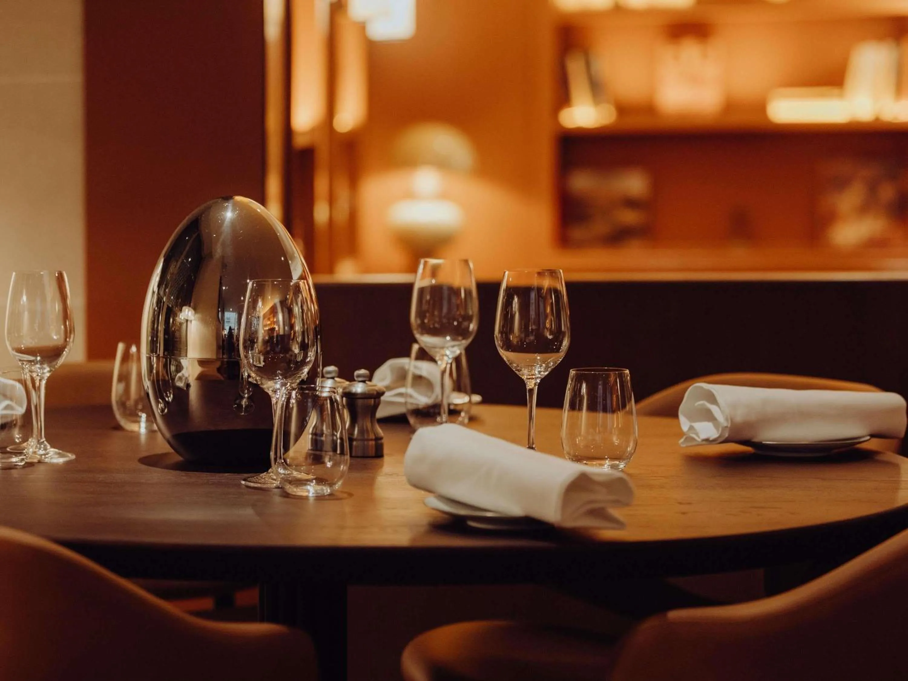 Restaurant/places to eat in Sofitel Paris Baltimore Tour Eiffel