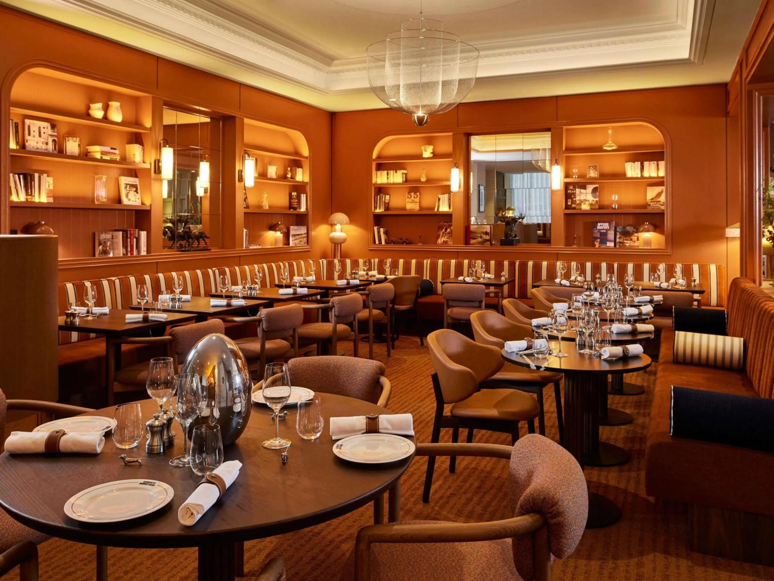 Restaurant/places to eat in Sofitel Paris Baltimore Tour Eiffel