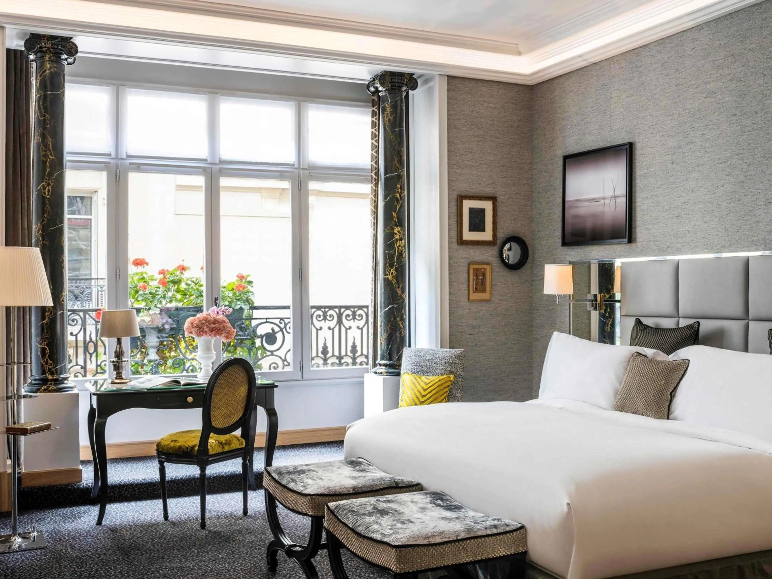 Property building, Bed in Sofitel Paris Baltimore Tour Eiffel