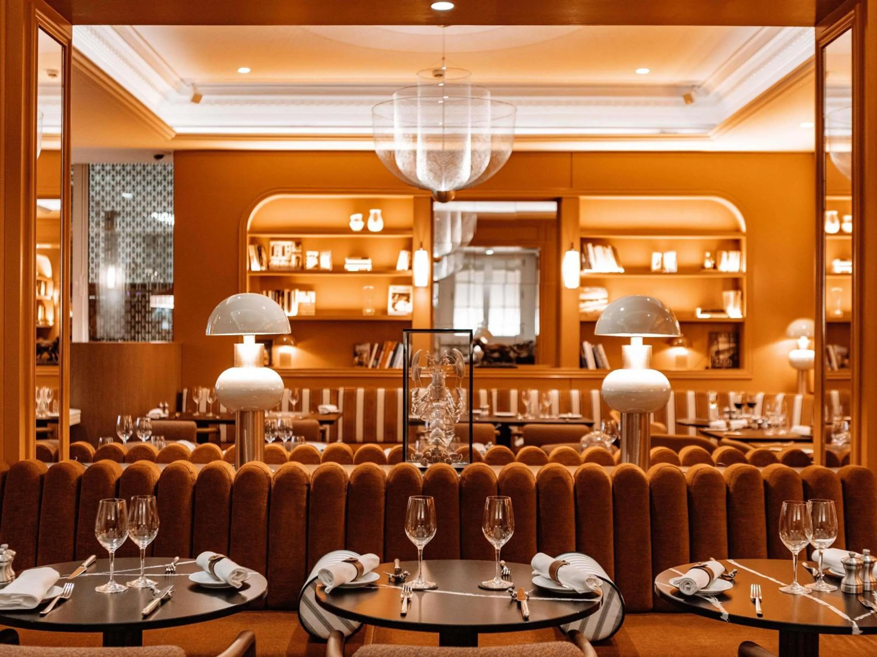 Restaurant/places to eat in Sofitel Paris Baltimore Tour Eiffel