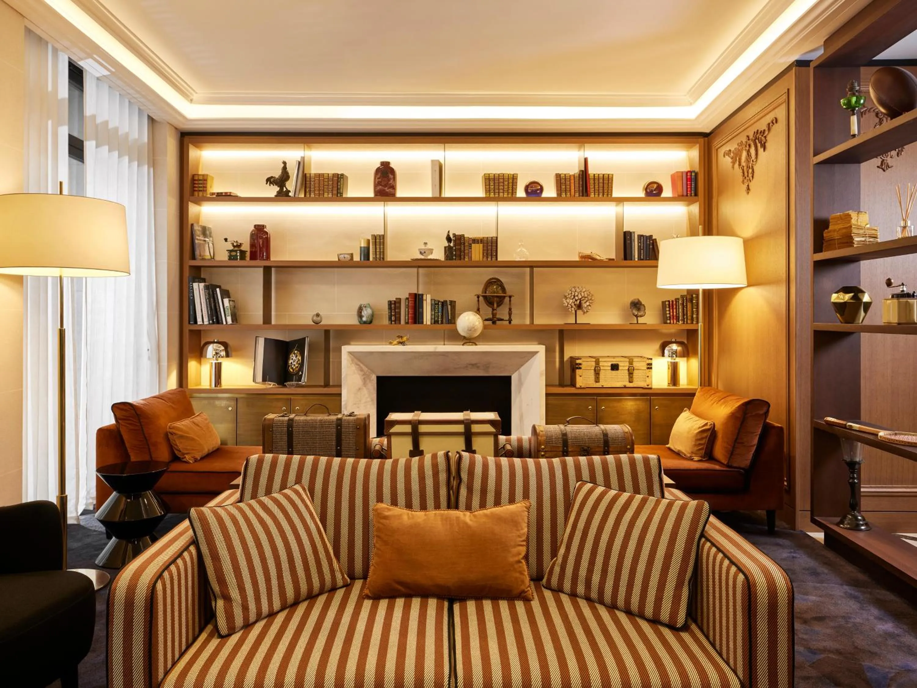 Lounge or bar in Sofitel Paris Baltimore Tour Eiffel