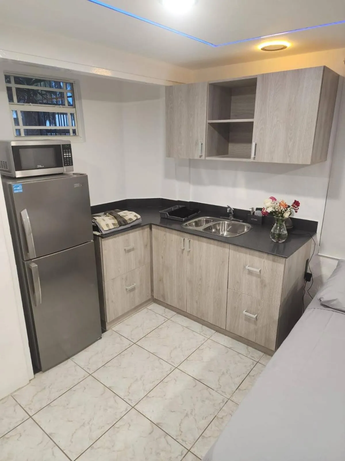 Kitchen or kitchenette in A1 Apartments Aruba