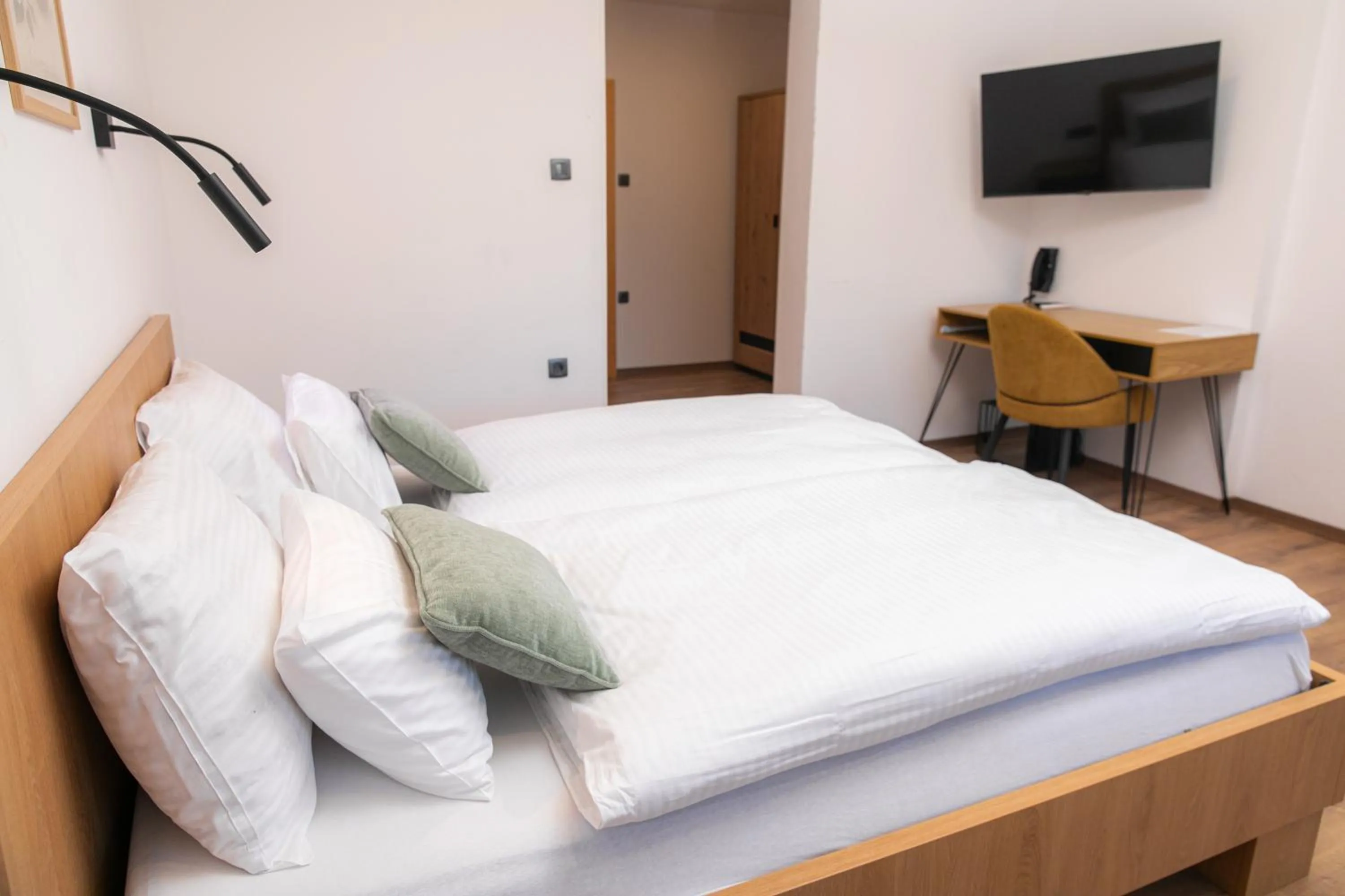 Property building, Bed in Kozjanski dvor